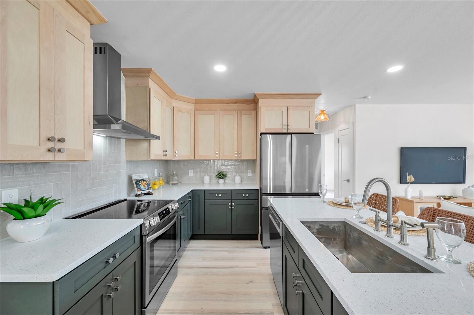 Image 7 of 35 For 5745 4th Avenue N