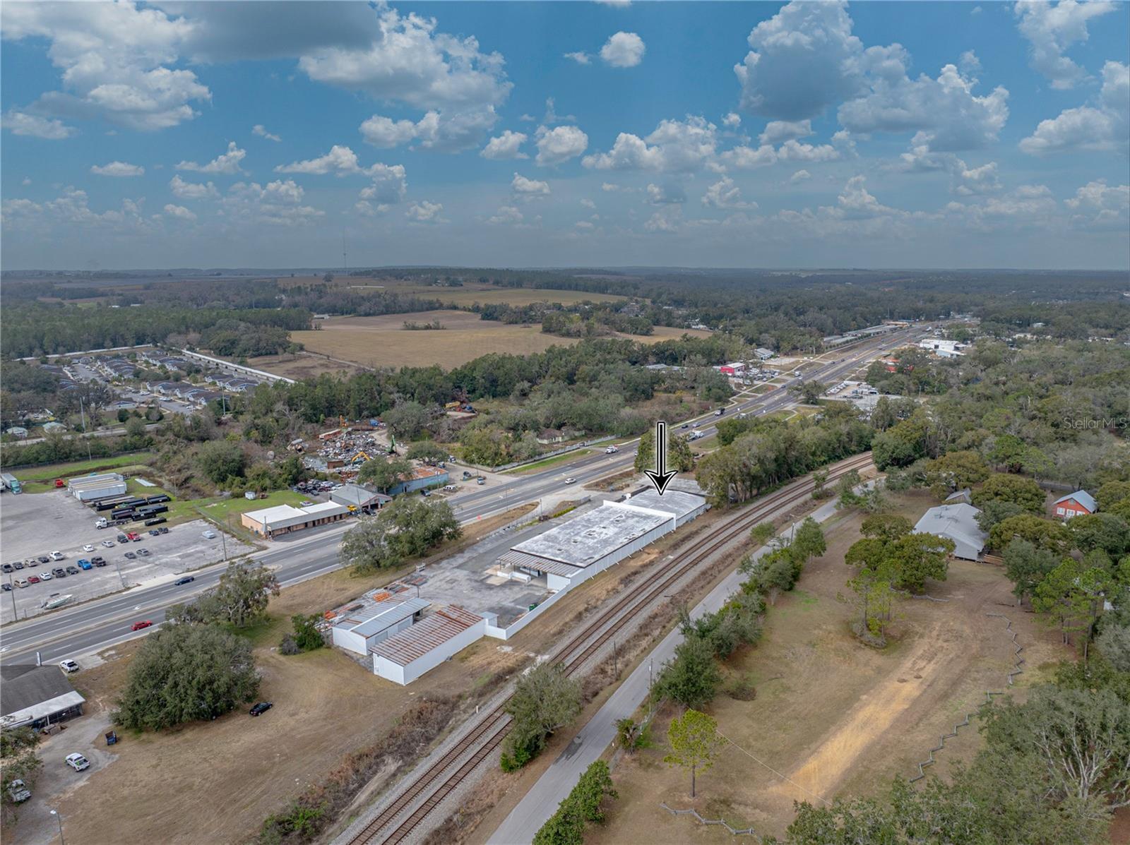 Listing photo id 10 for 15552 Us Highway 301