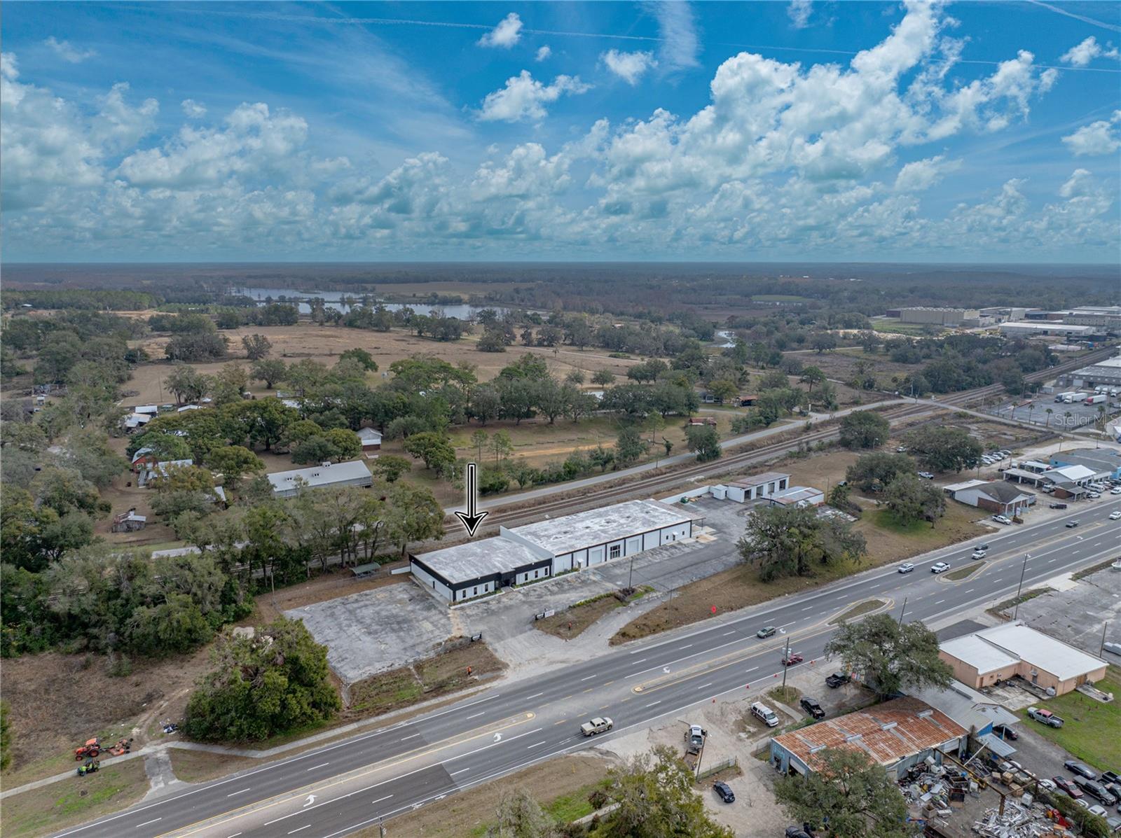 Listing photo id 13 for 15552 Us Highway 301