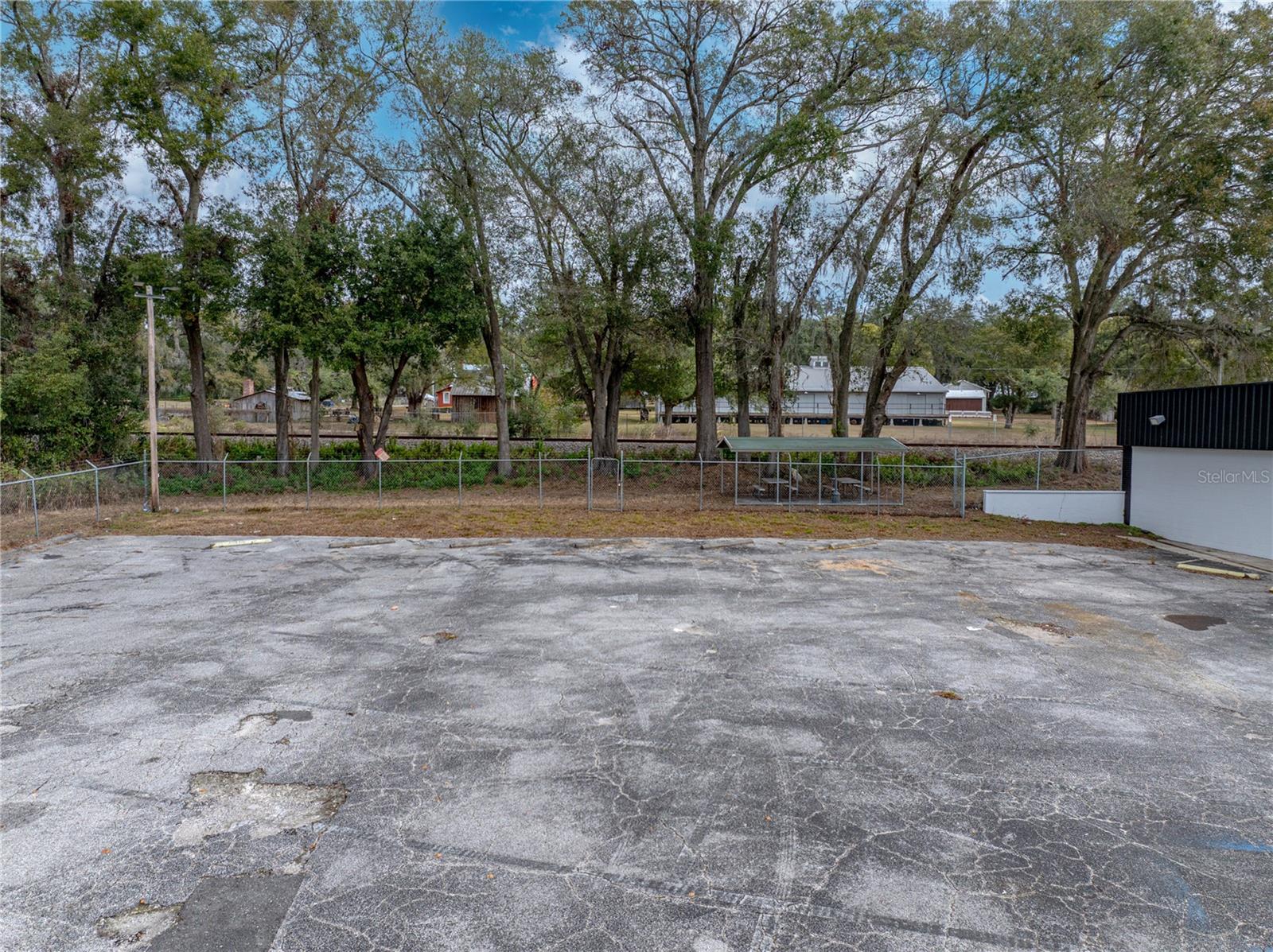 Listing photo id 0 for 15552 Us Highway 301