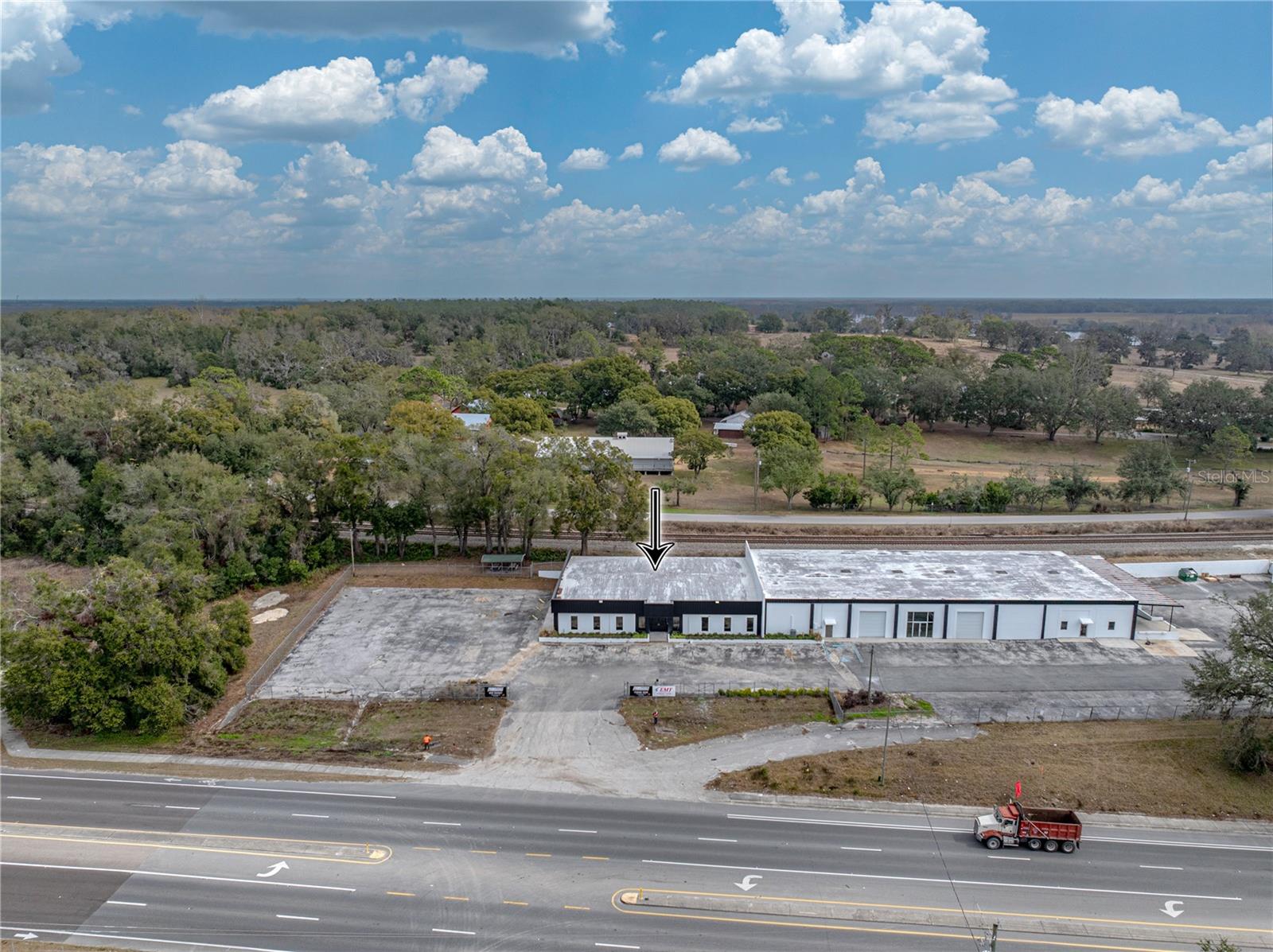 Listing photo id 7 for 15552 Us Highway 301