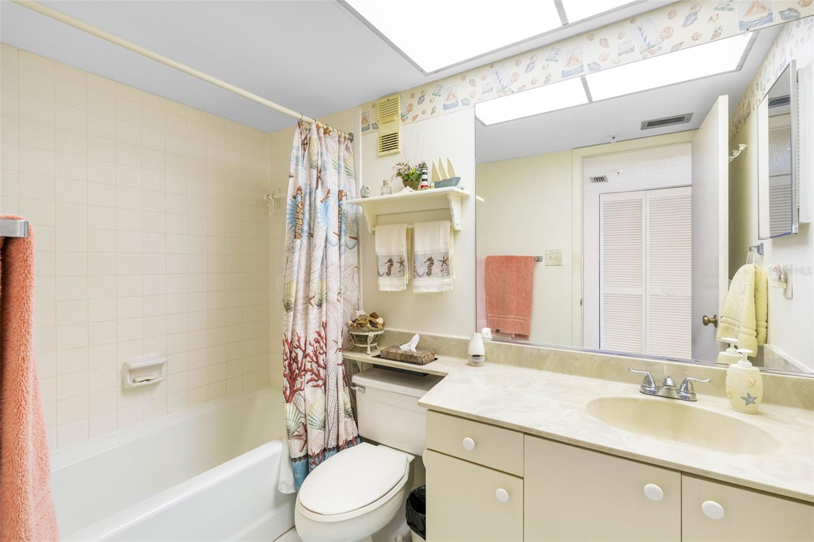 Image 24 of 48 For 14950 Gulf Boulevard 905