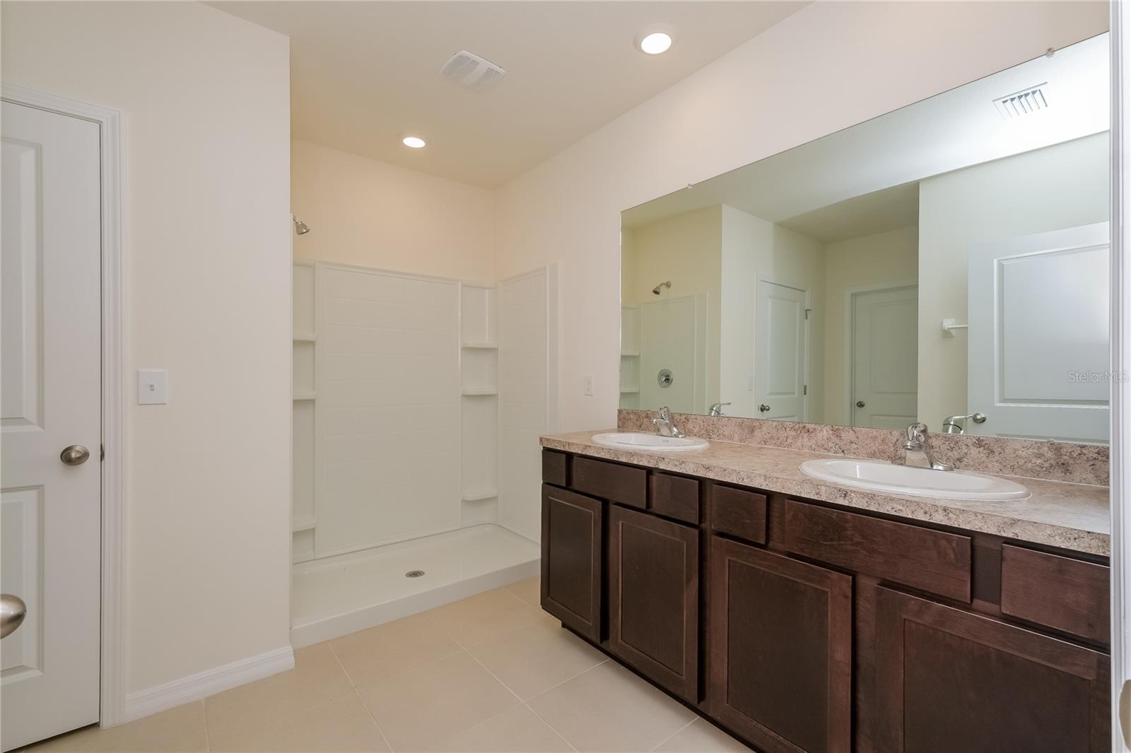 Image 10 of 15 For 1707 Johnson Pointe Drive