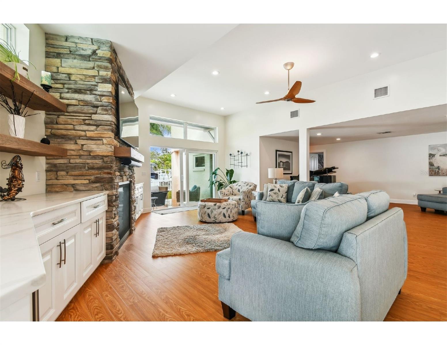 Image 10 of 38 For 1427 40th Avenue Ne