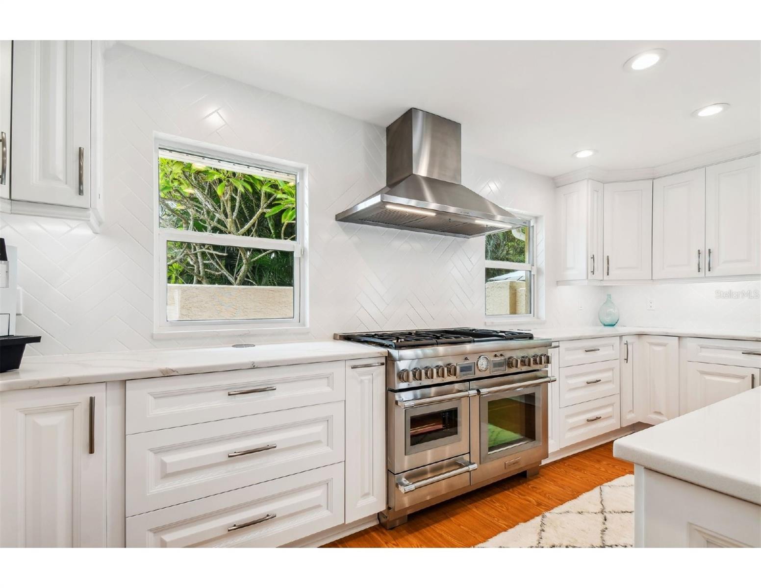 Image 12 of 38 For 1427 40th Avenue Ne