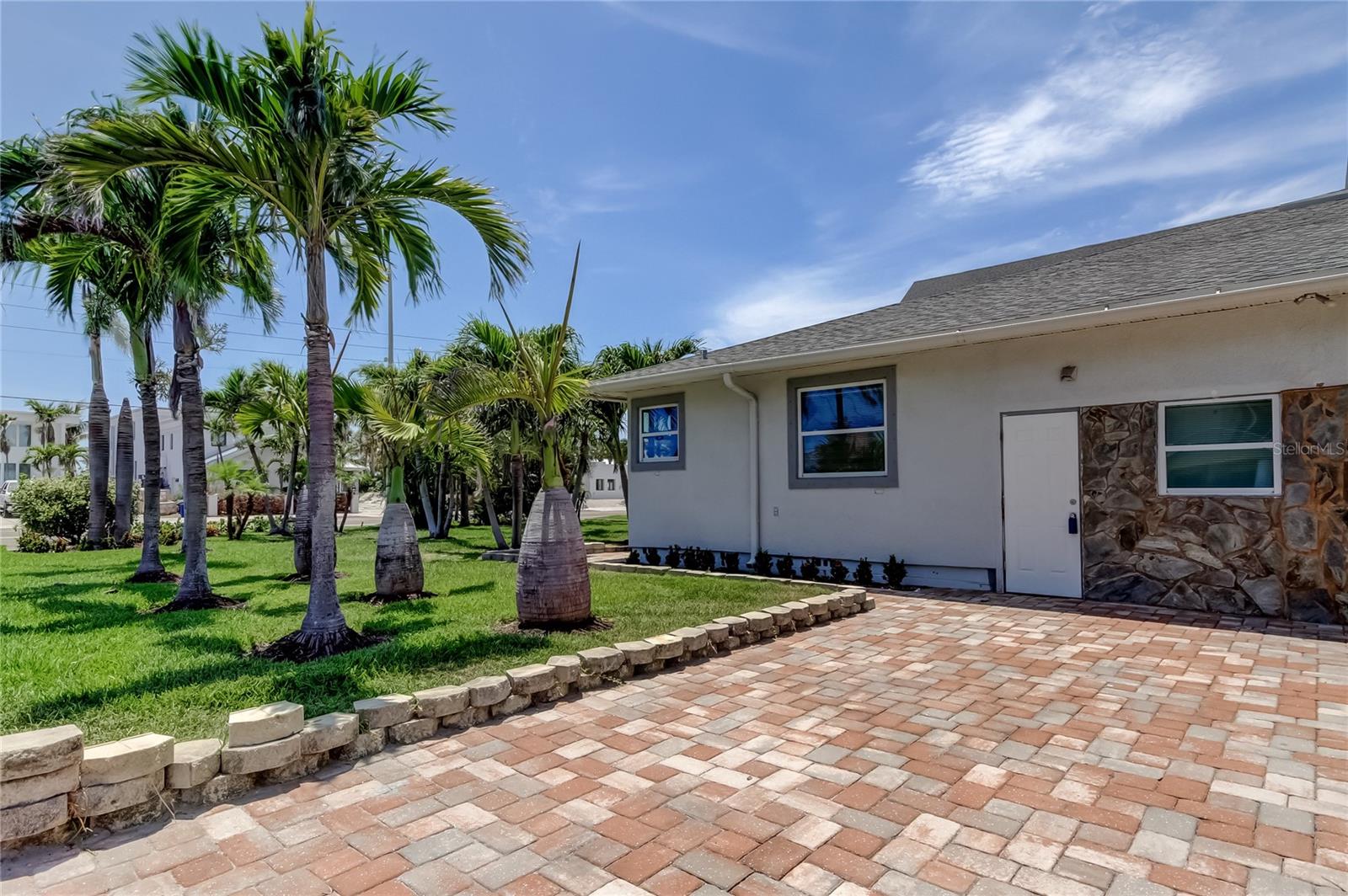 Image 9 of 58 For 16021 Gulf Boulevard