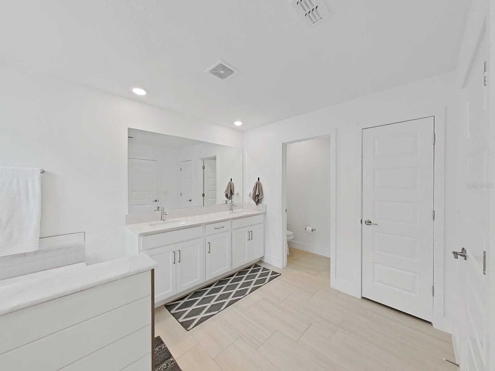 Image 39 of 48 For 8312 Rolling Tides Drive