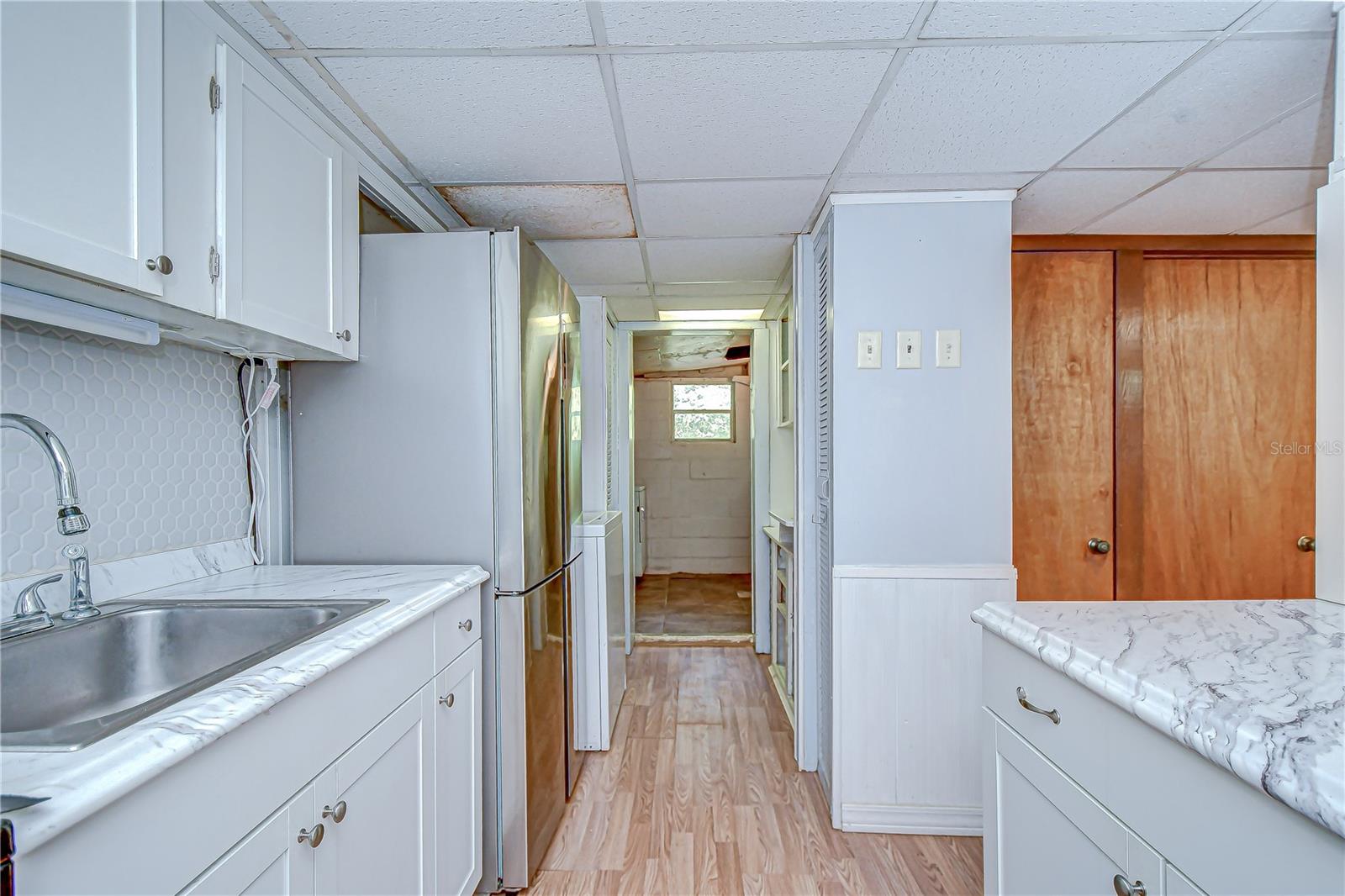 Listing photo id 9 for 38839 Miller Avenue