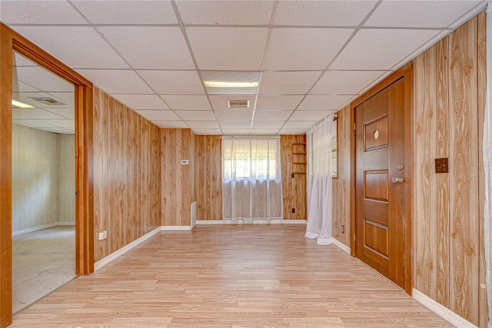 Listing photo id 11 for 38839 Miller Avenue