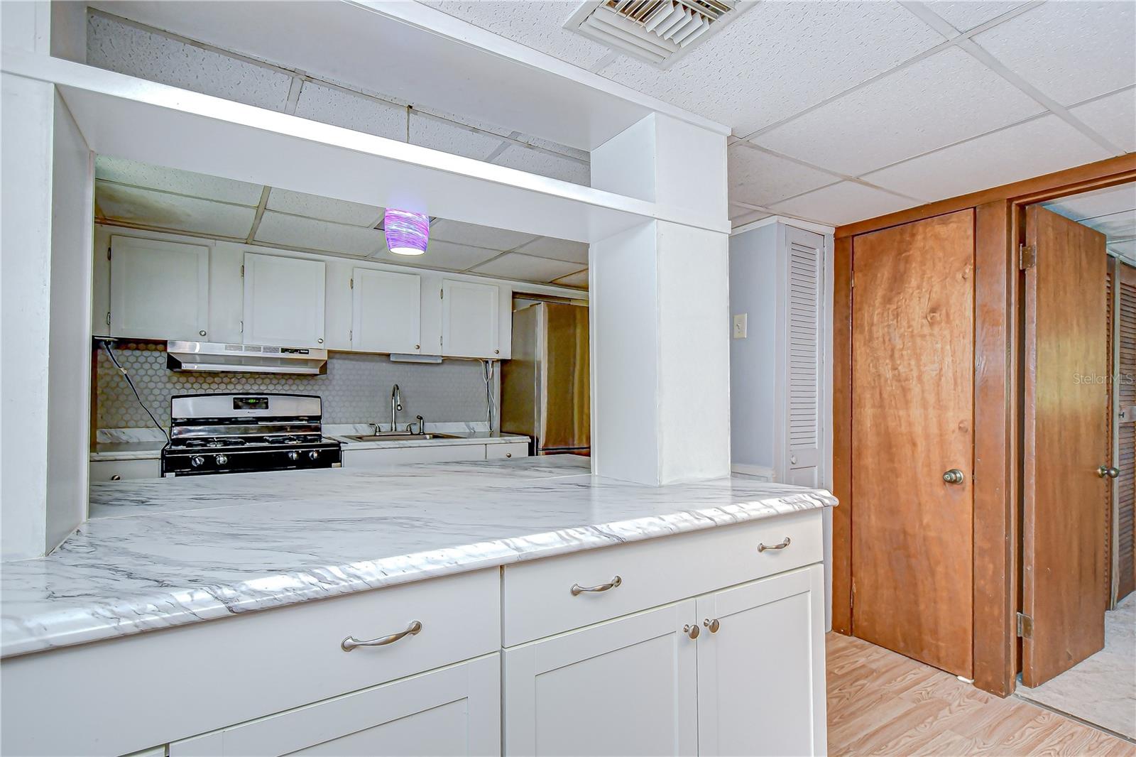 Listing photo id 13 for 38839 Miller Avenue
