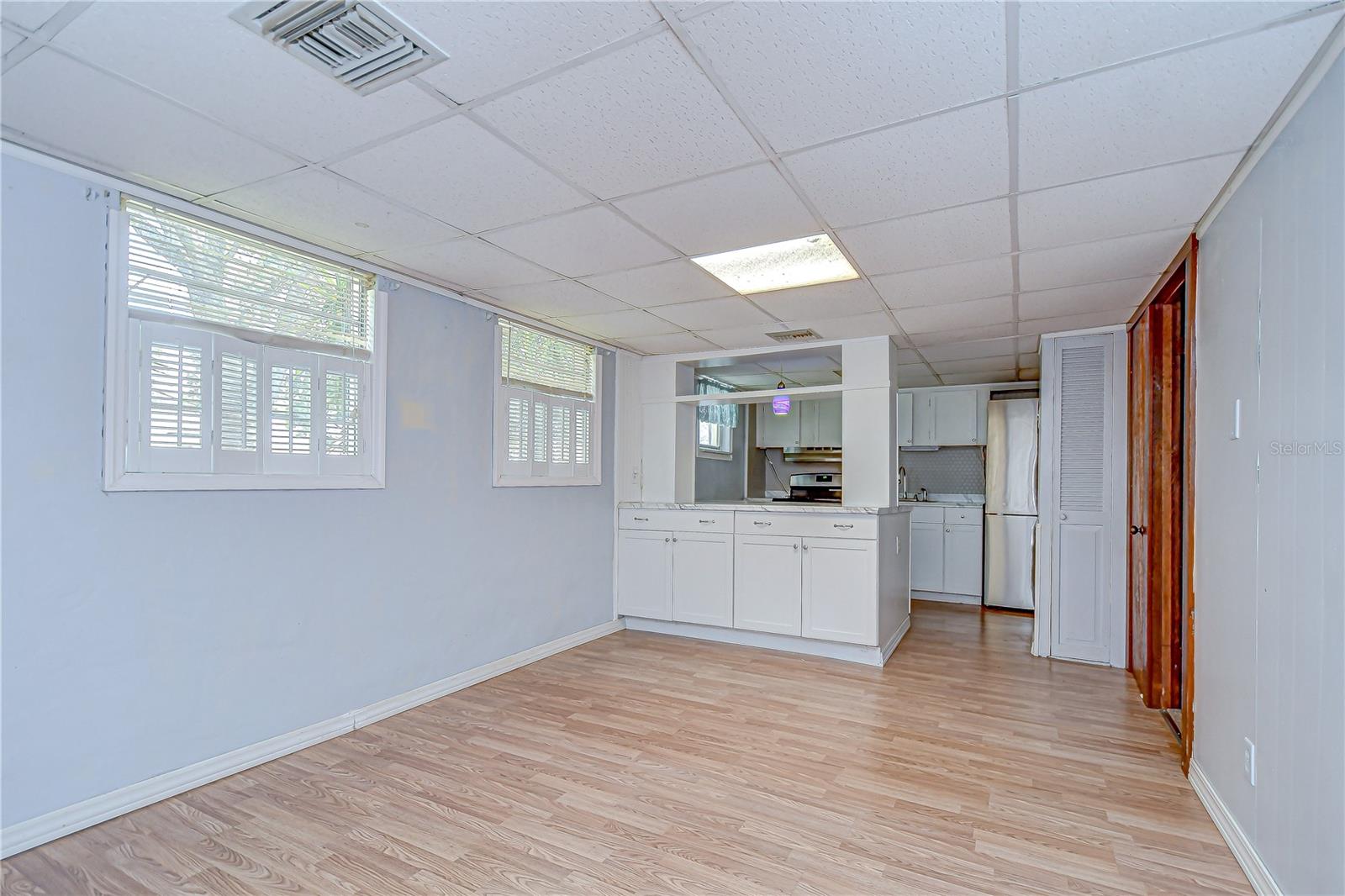Listing photo id 3 for 38839 Miller Avenue