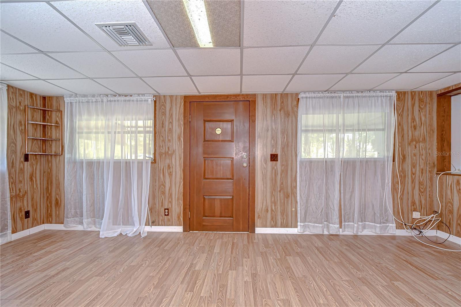 Listing photo id 7 for 38839 Miller Avenue