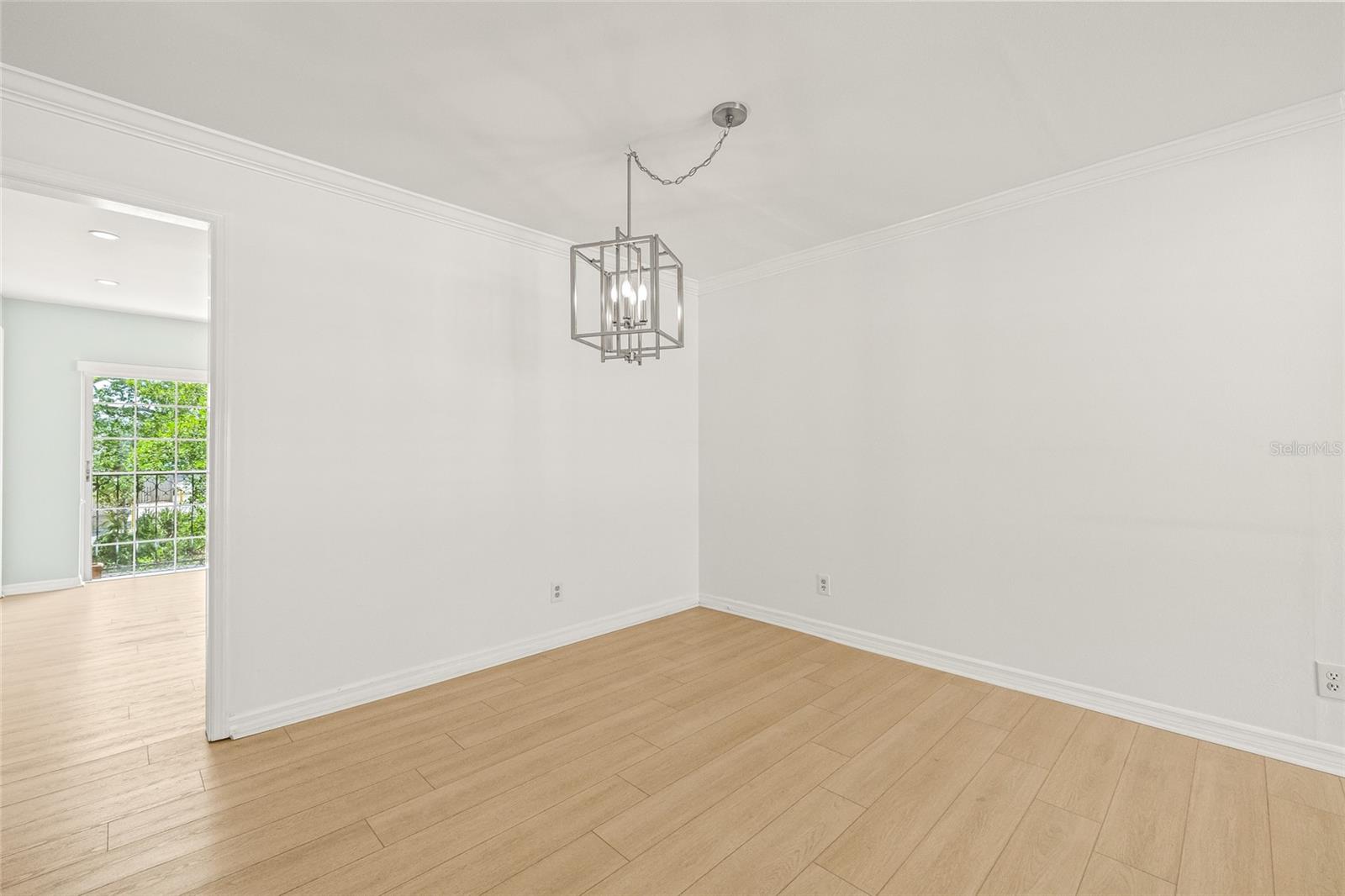 Image 15 of 36 For 609 Glen Avenue D