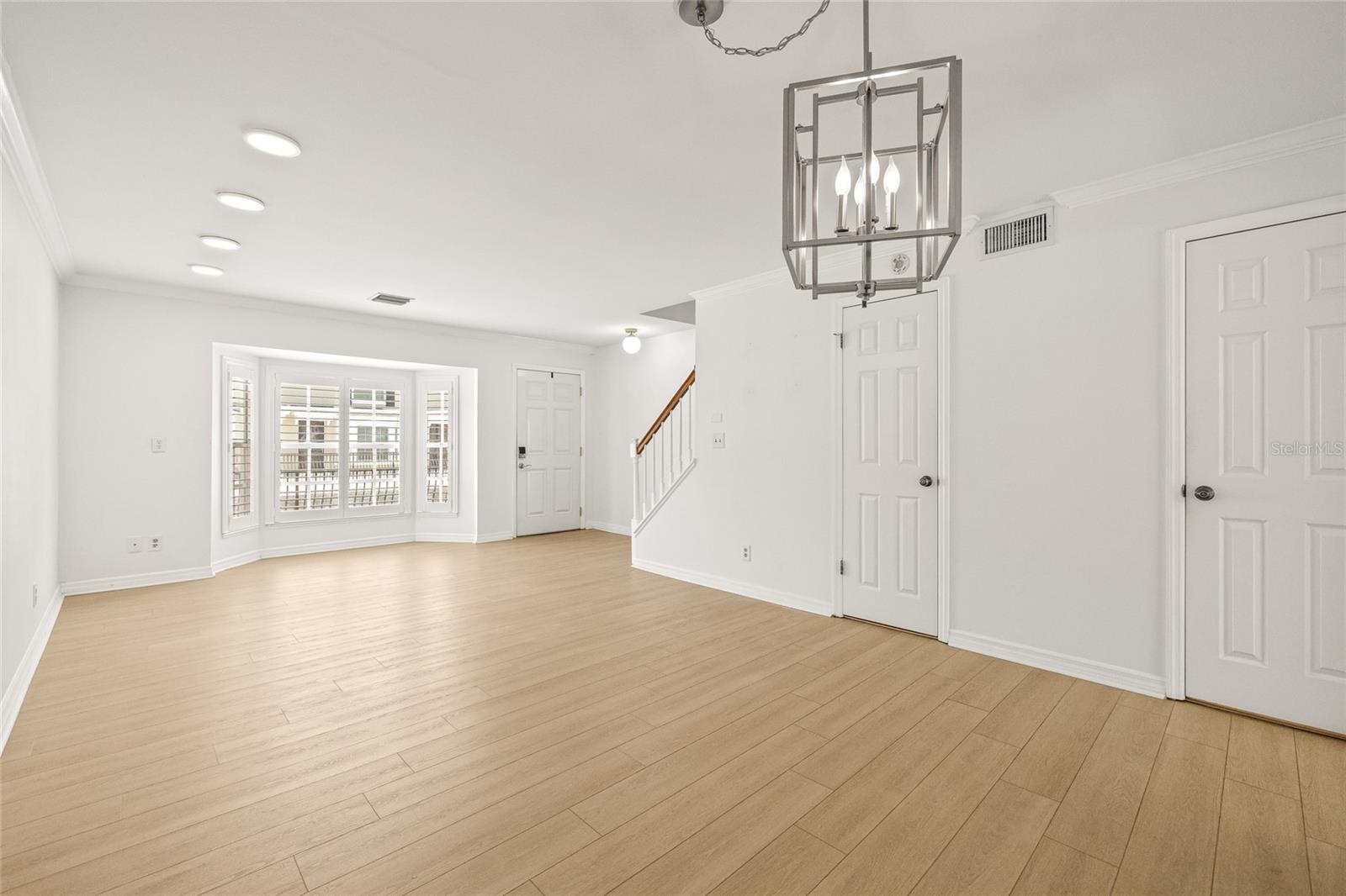 Image 16 of 36 For 609 Glen Avenue D