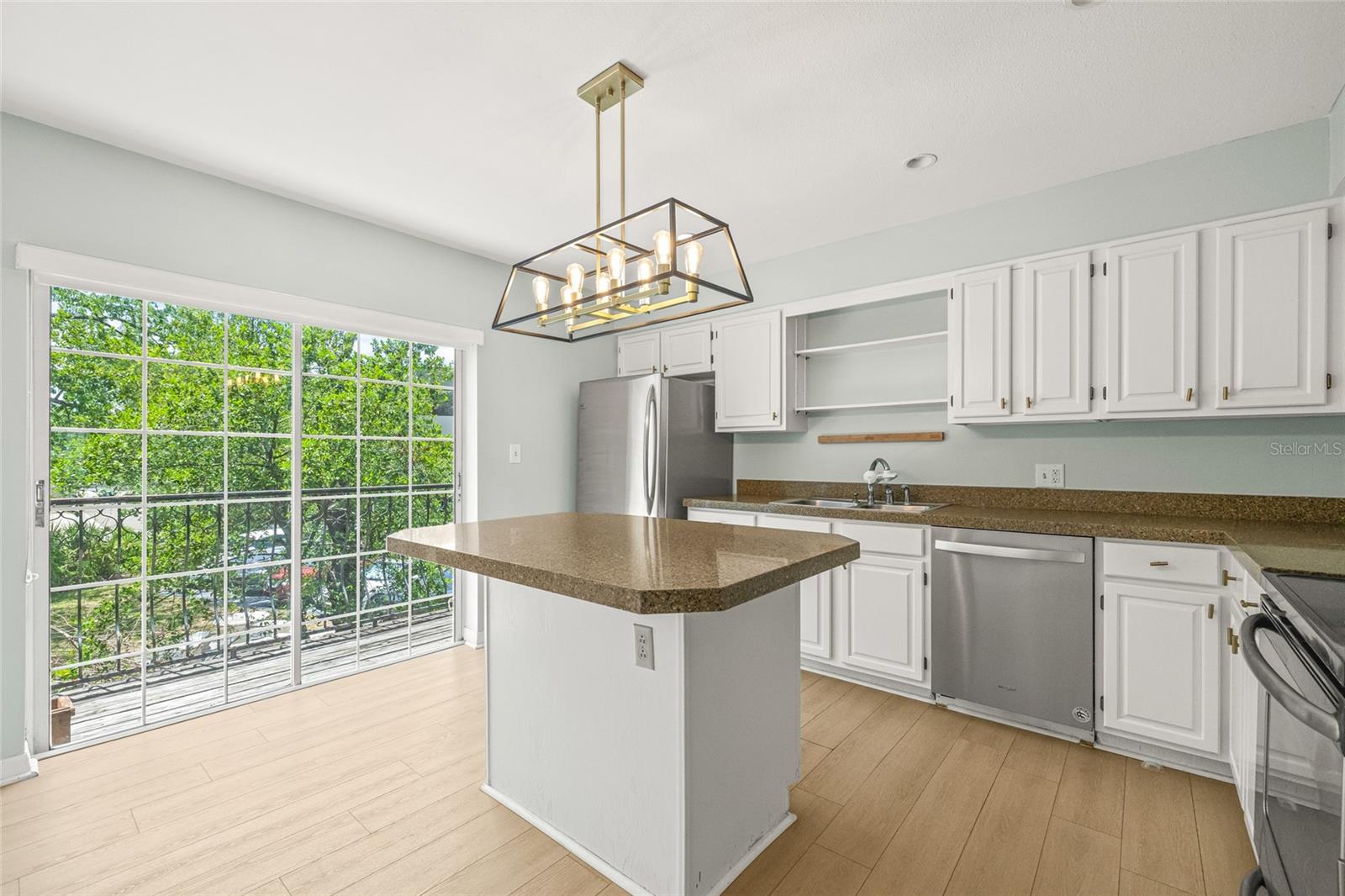 Image 2 of 36 For 609 Glen Avenue D