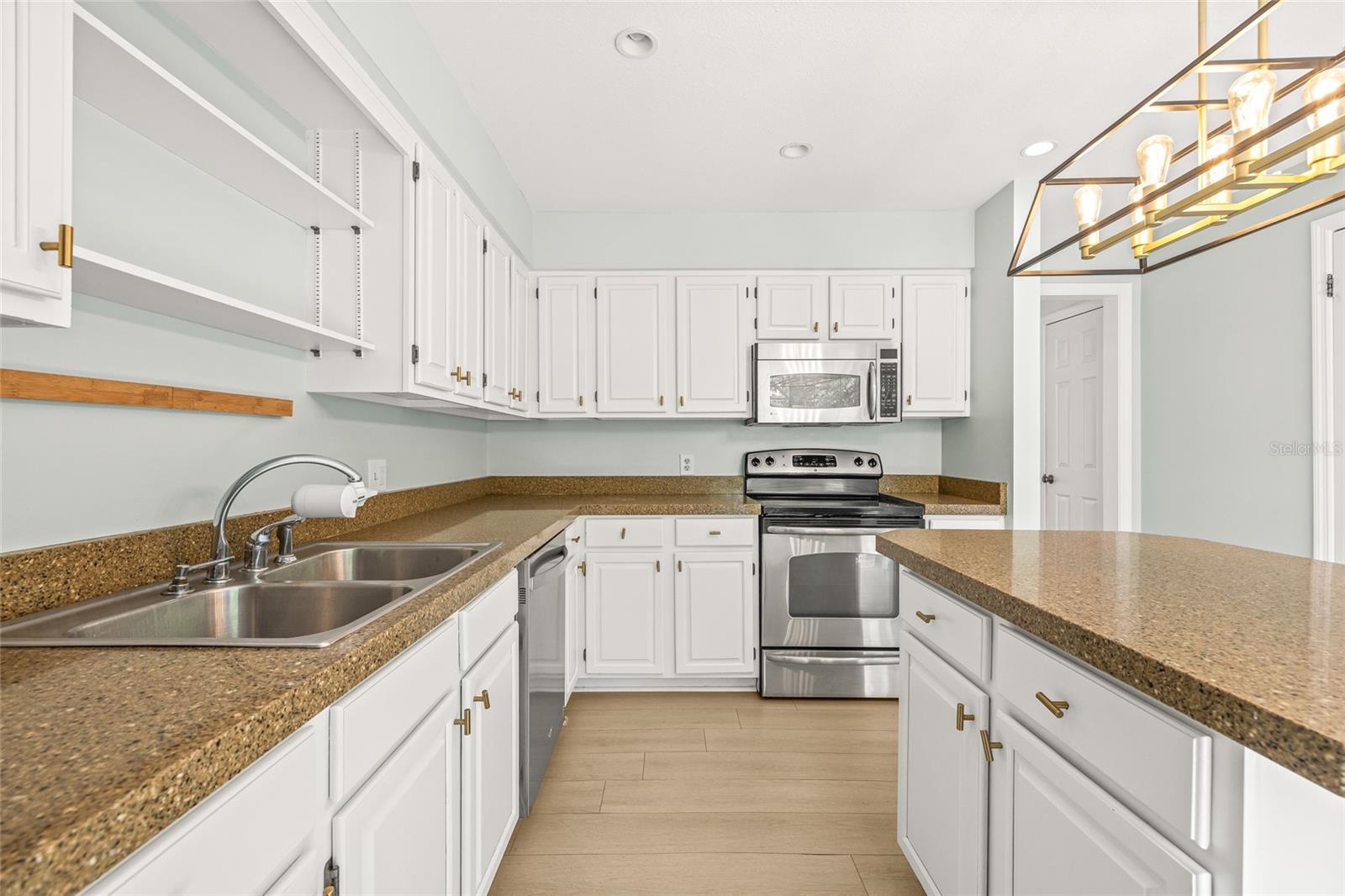Image 21 of 36 For 609 Glen Avenue D