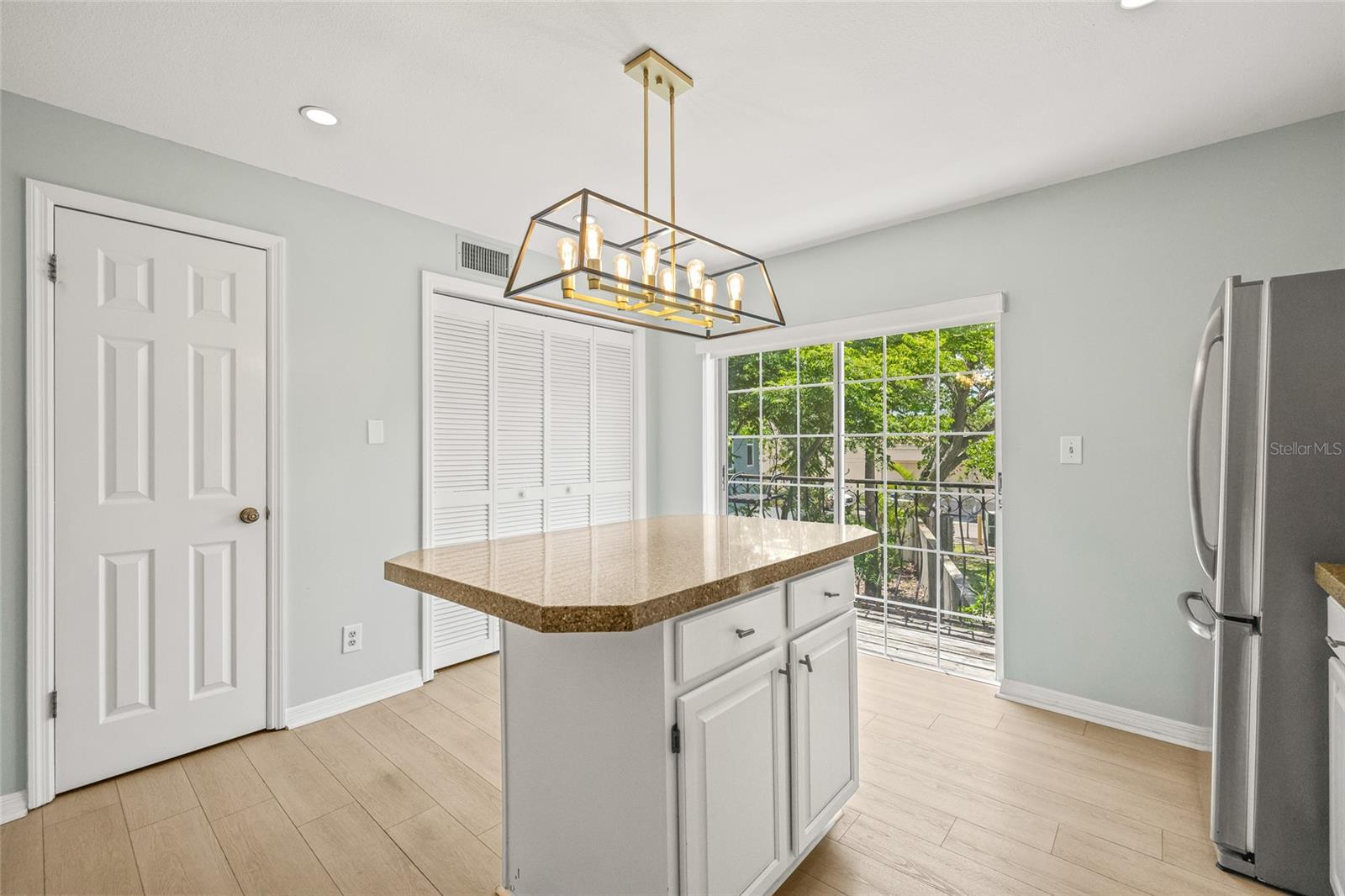 Image 23 of 36 For 609 Glen Avenue D