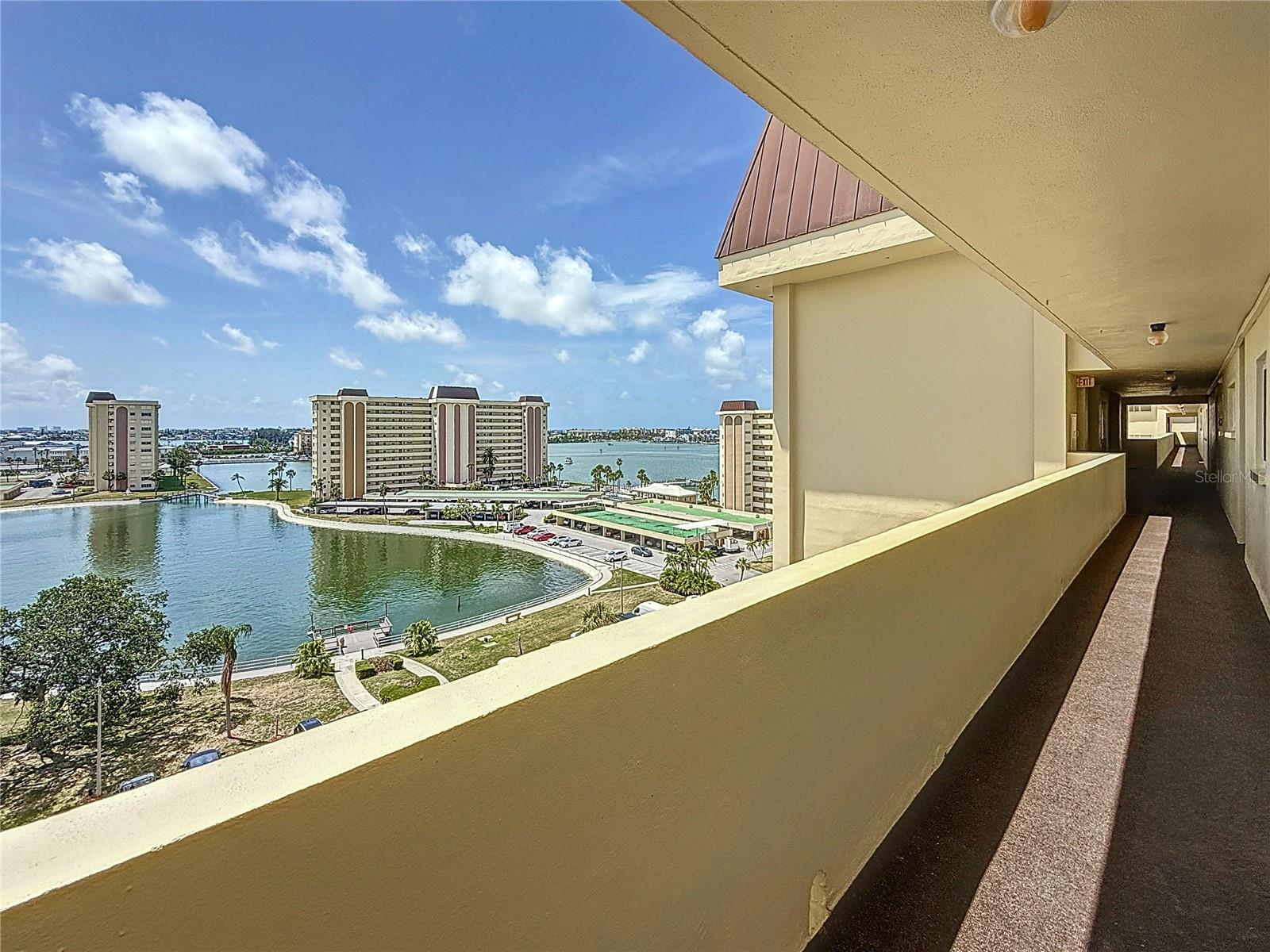 Image 12 of 61 For 4725 Cove Circle  908