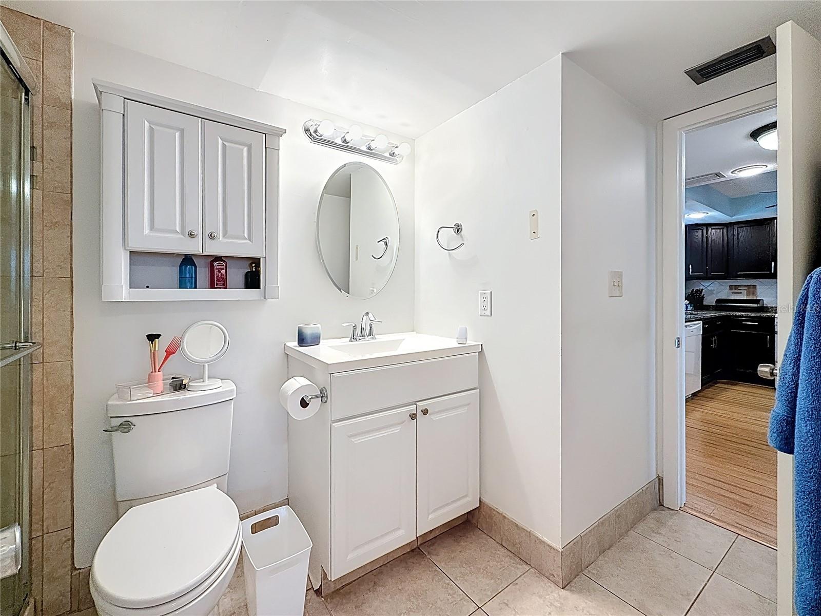 Image 31 of 61 For 4725 Cove Circle  908