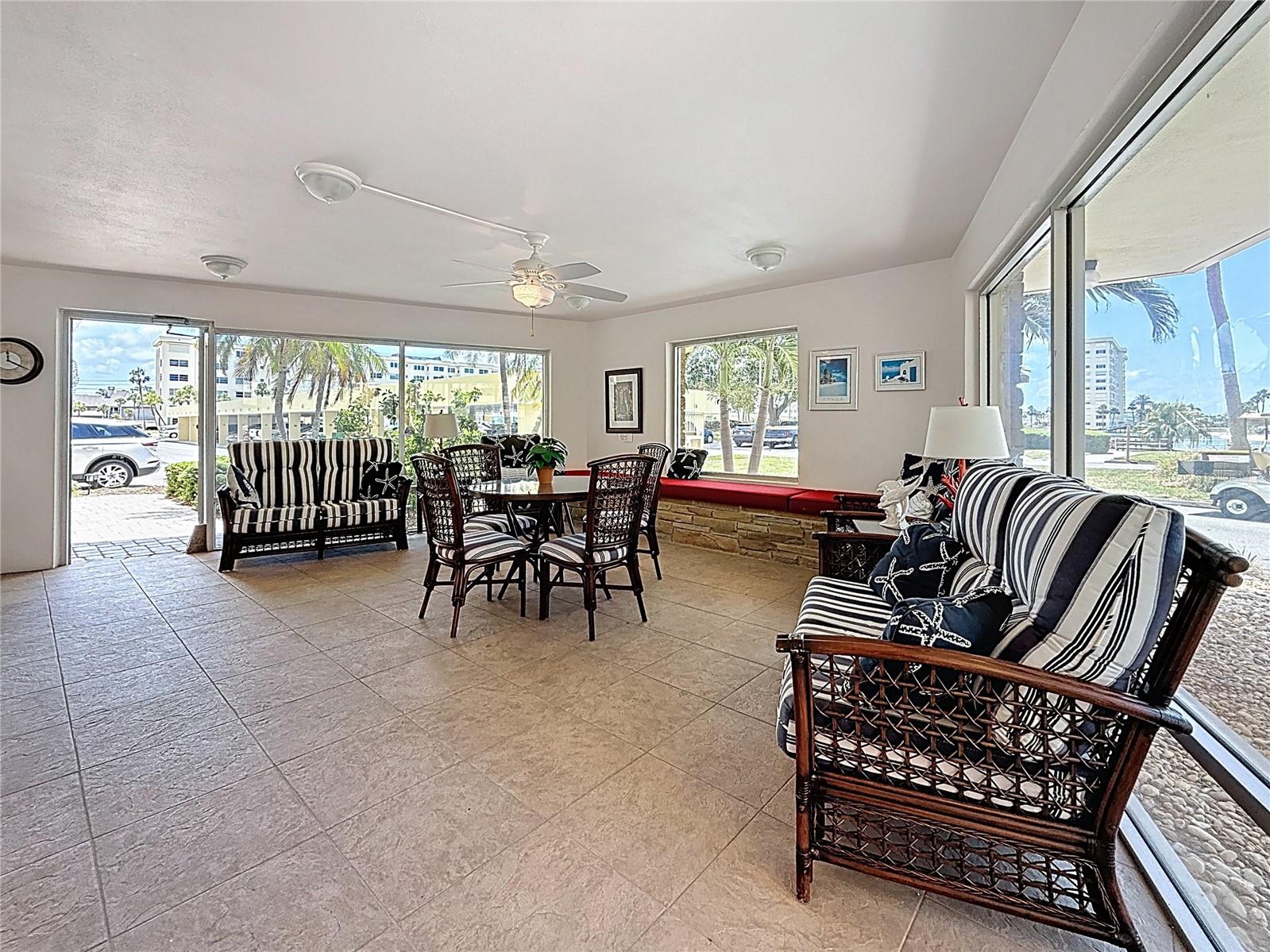Image 38 of 61 For 4725 Cove Circle  908