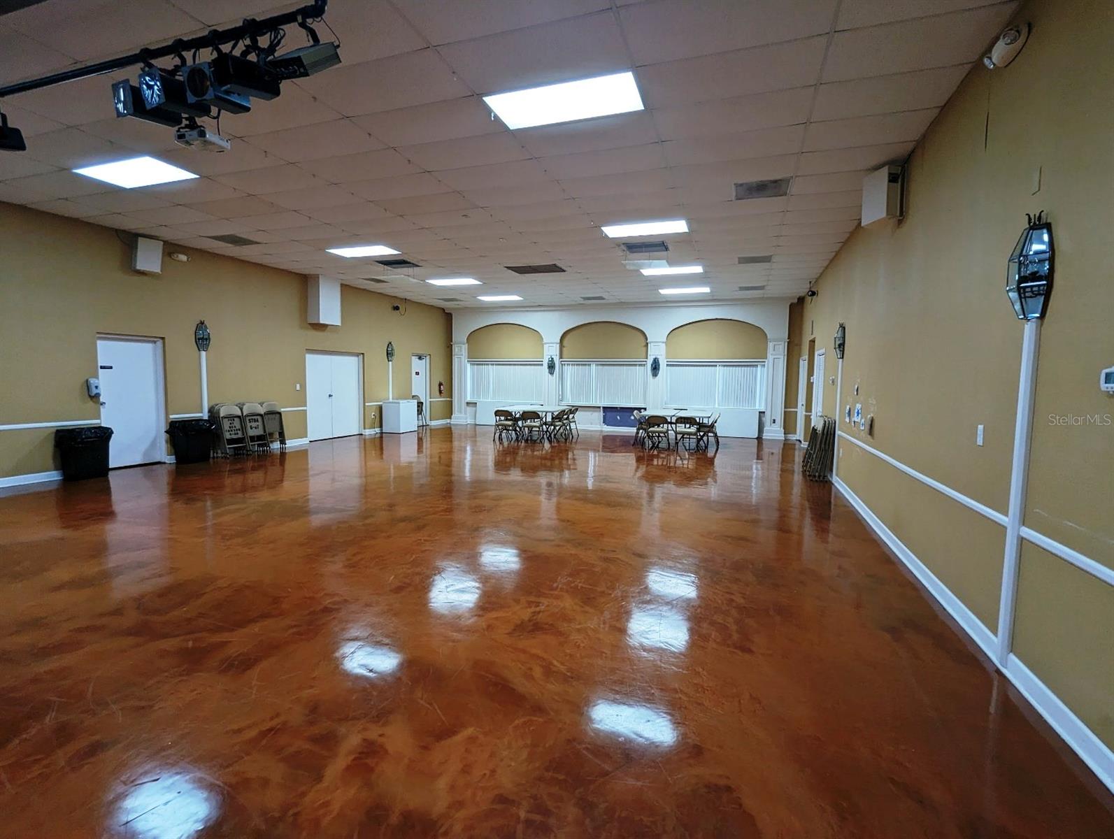 Image 58 of 61 For 4725 Cove Circle  908