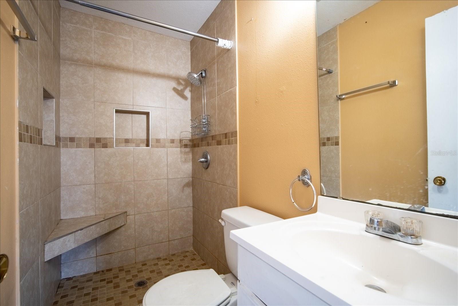 Image 15 of 26 For 1920 Edgewood Drive E1