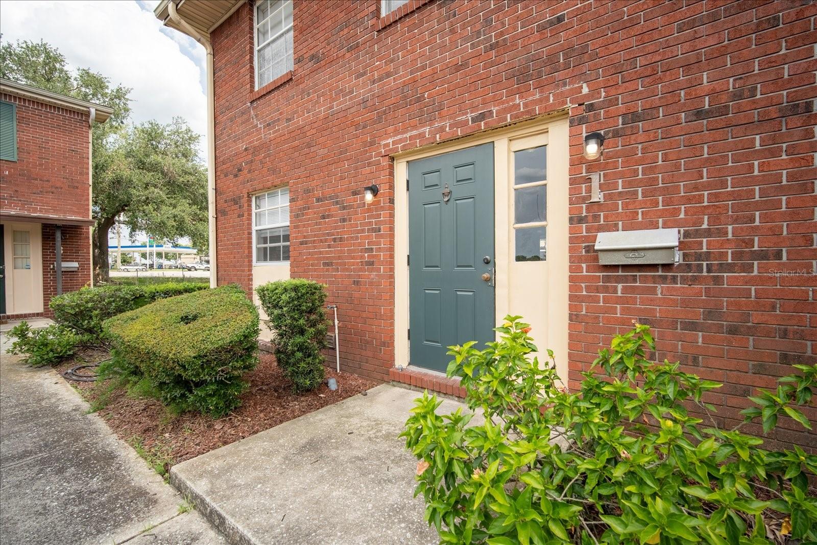 Image 2 of 26 For 1920 Edgewood Drive E1