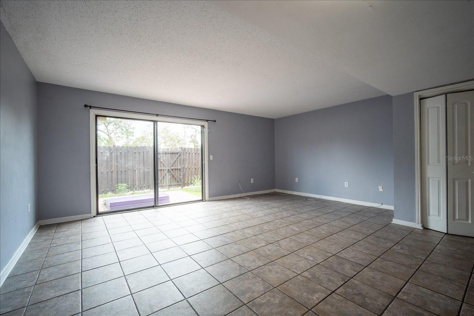 Image 5 of 26 For 1920 Edgewood Drive E1