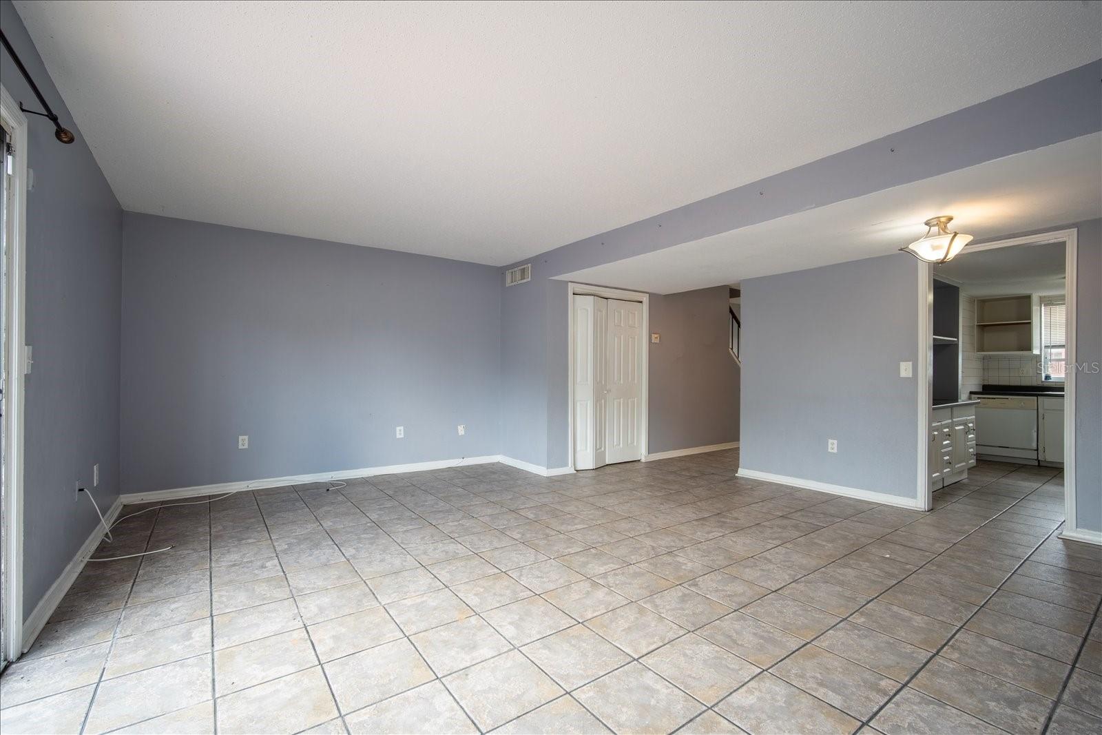 Image 7 of 26 For 1920 Edgewood Drive E1