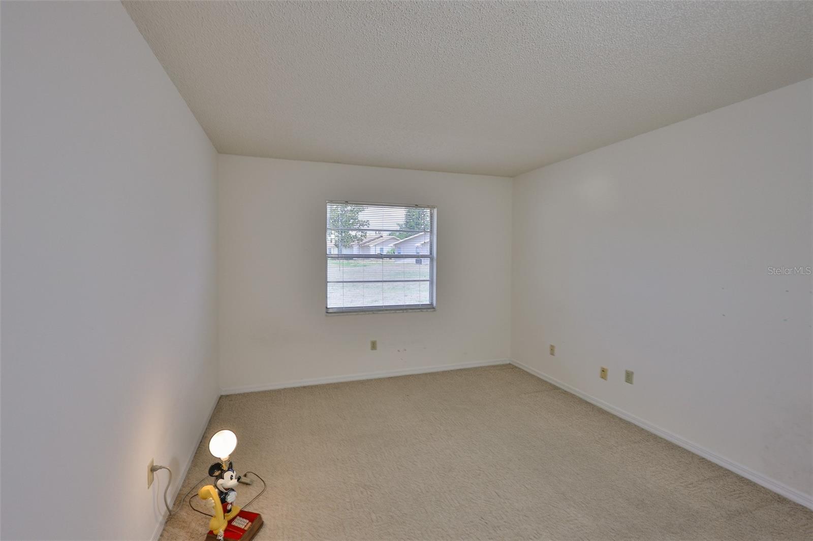 Image 18 of 54 For 1904 Canterbury Lane 18