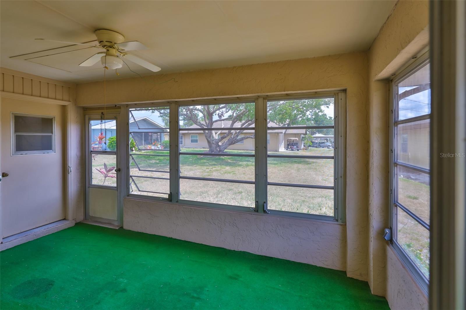 Image 5 of 54 For 1904 Canterbury Lane 18