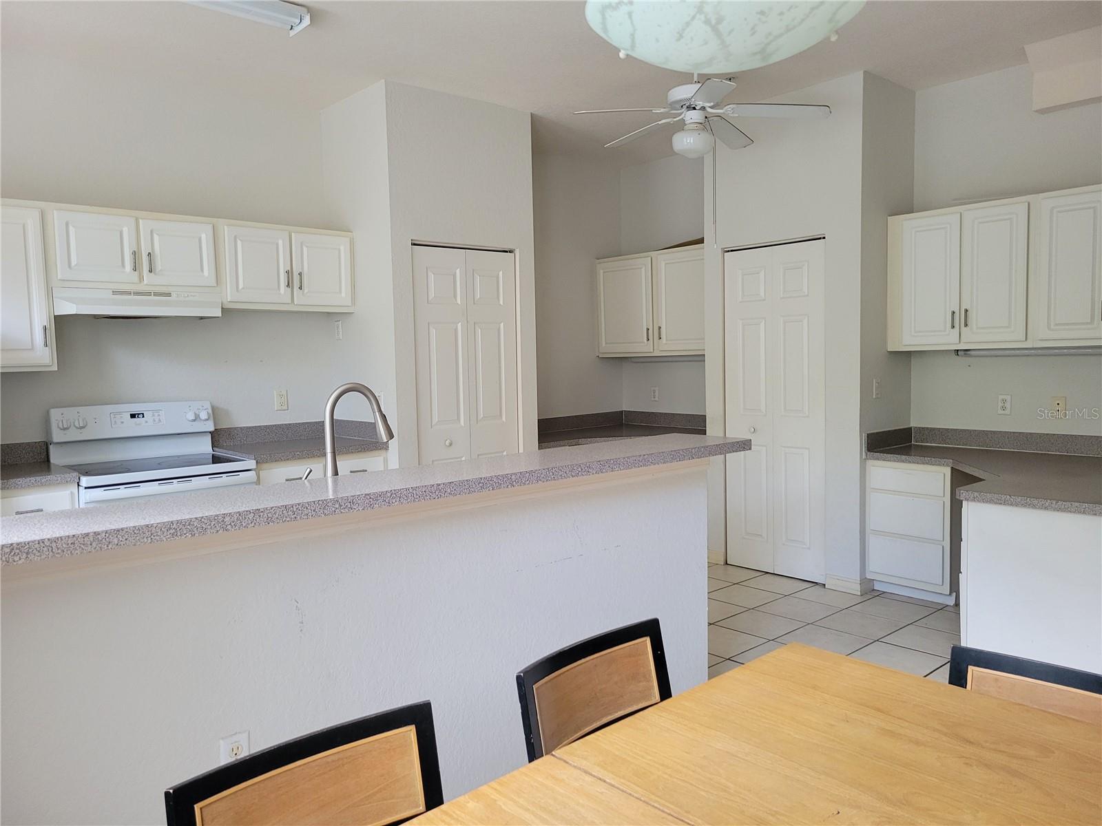 Image 4 of 20 For 5020 Sunridge Palms Drive 201