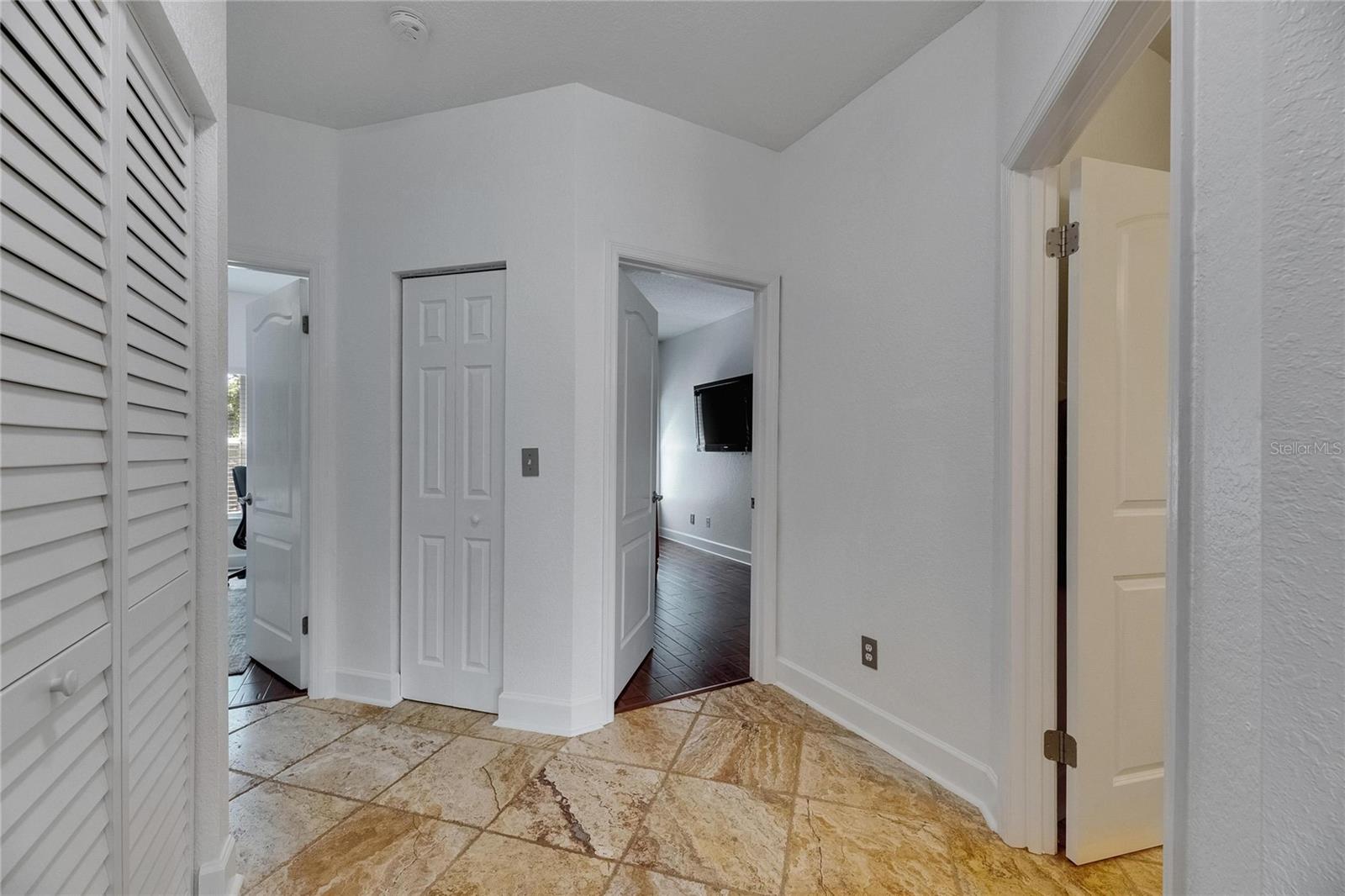 Image 10 of 51 For 746 Coral Reef Drive 746
