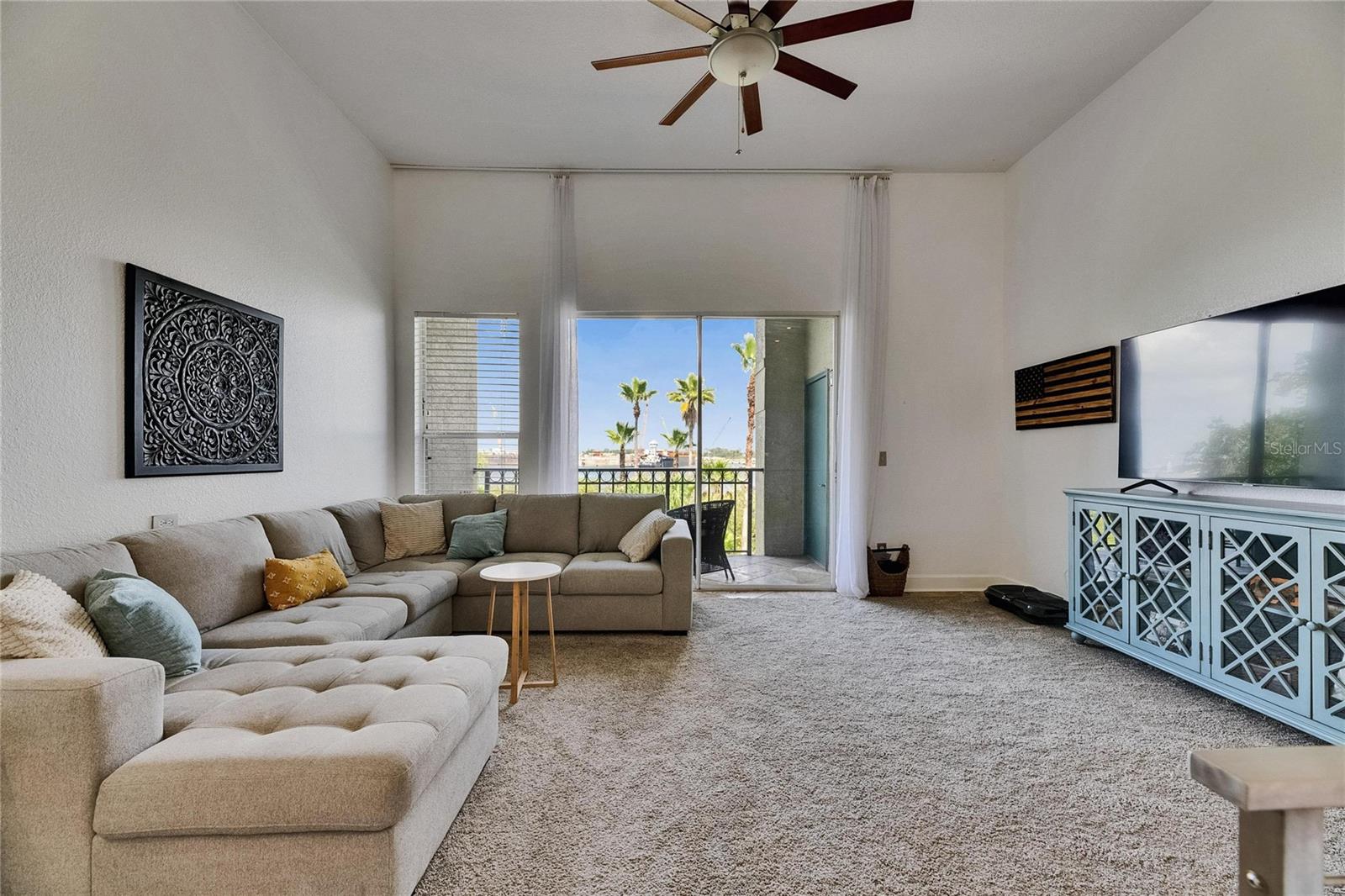 Image 27 of 51 For 746 Coral Reef Drive 746
