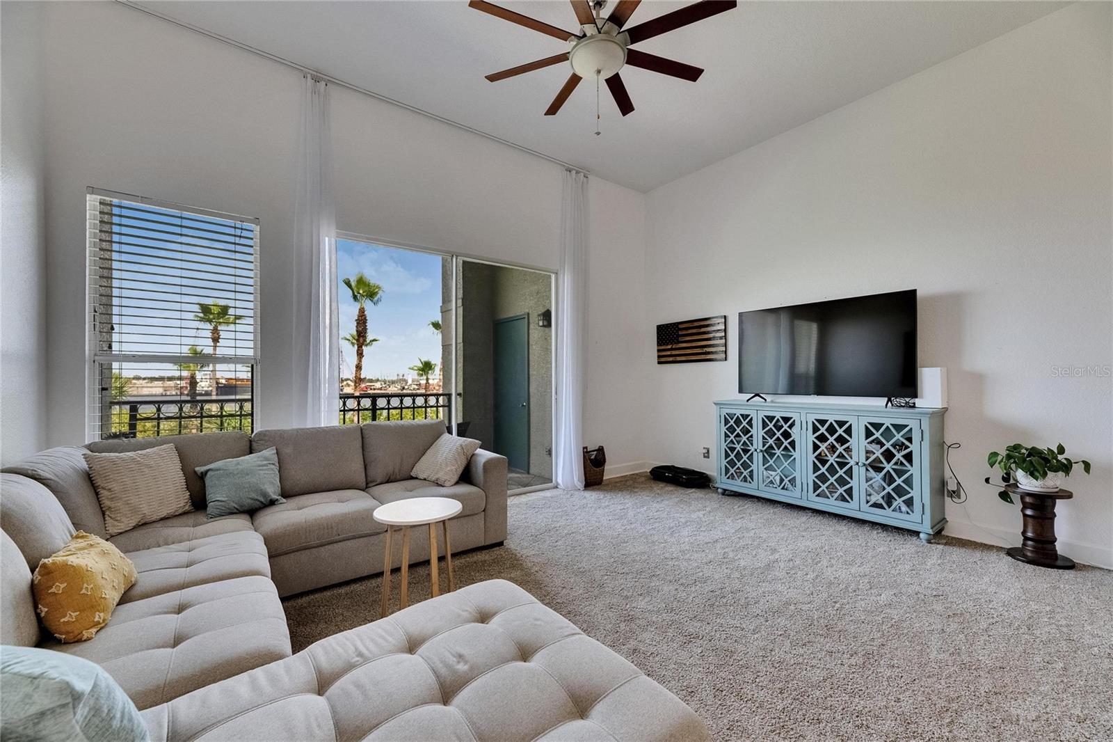 Image 4 of 51 For 746 Coral Reef Drive 746
