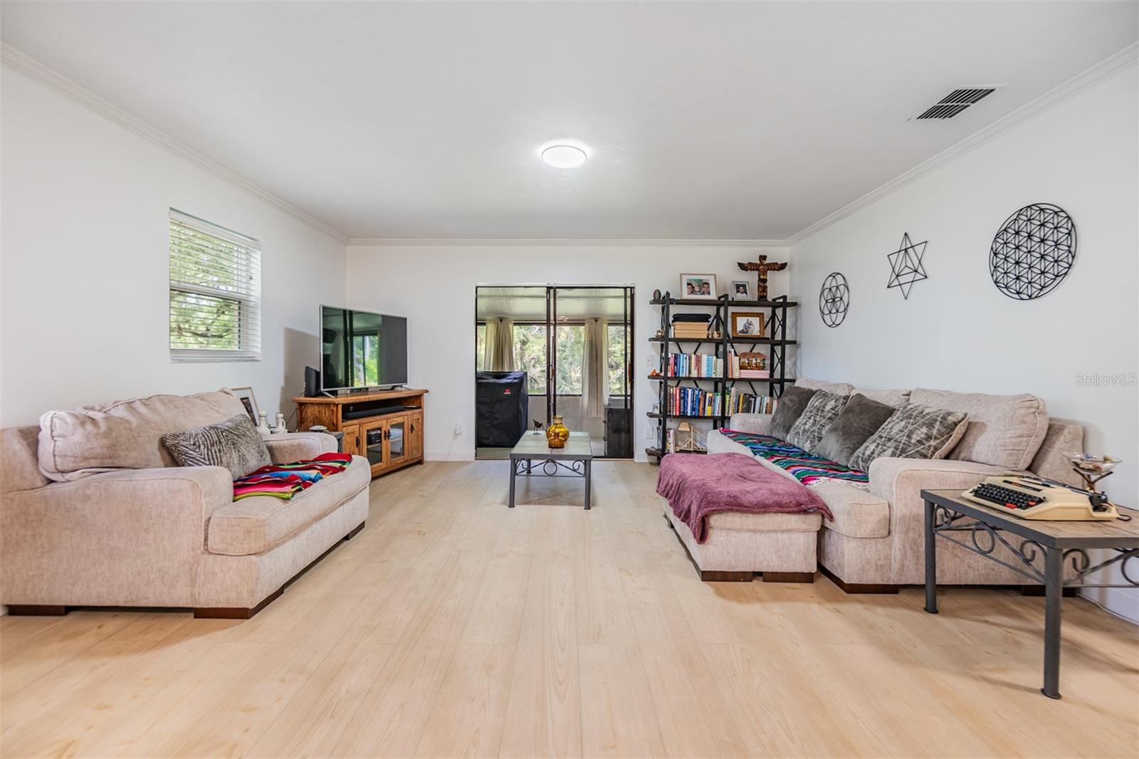 Image 4 of 37 For 1400 Tarpon Woods Boulevard E4