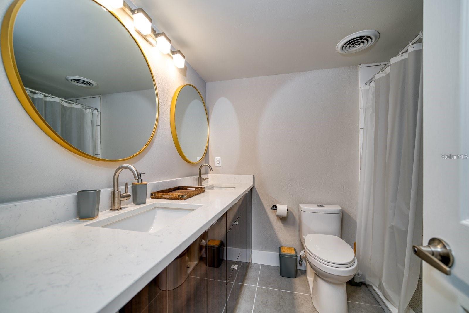 Image 14 of 16 For 105 Island Way 132