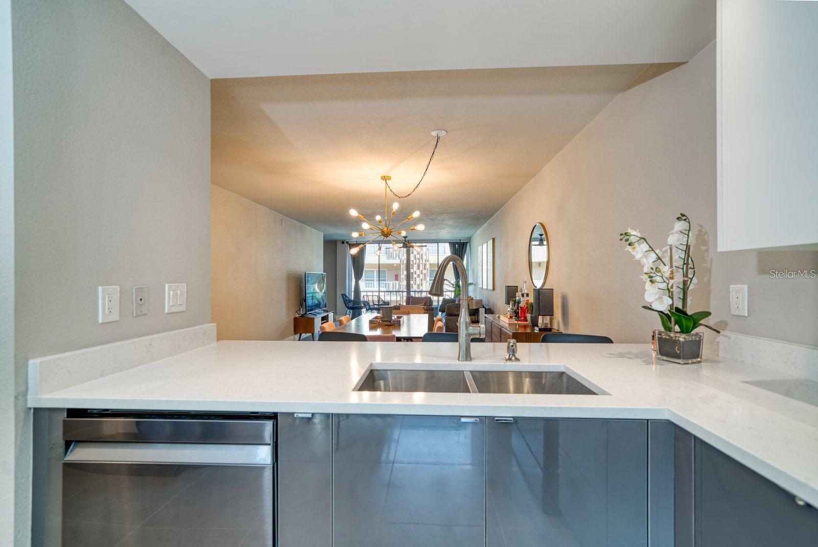 Image 6 of 16 For 105 Island Way 132