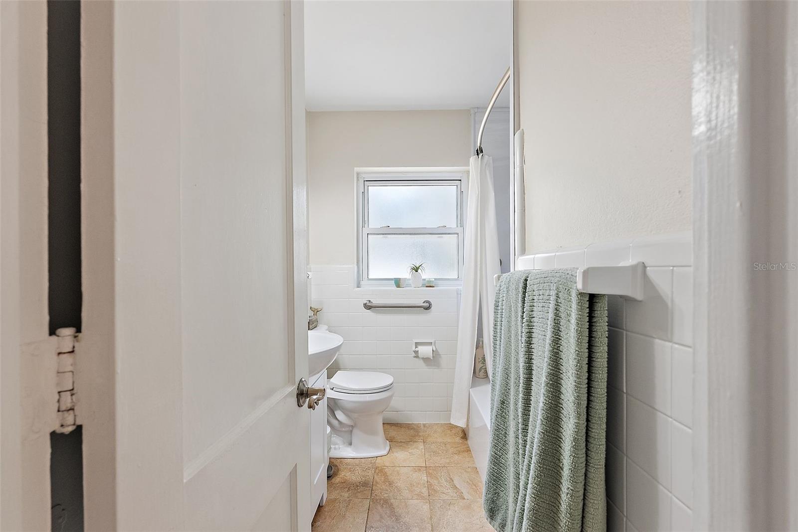 Image 10 of 24 For 918 27th Street N