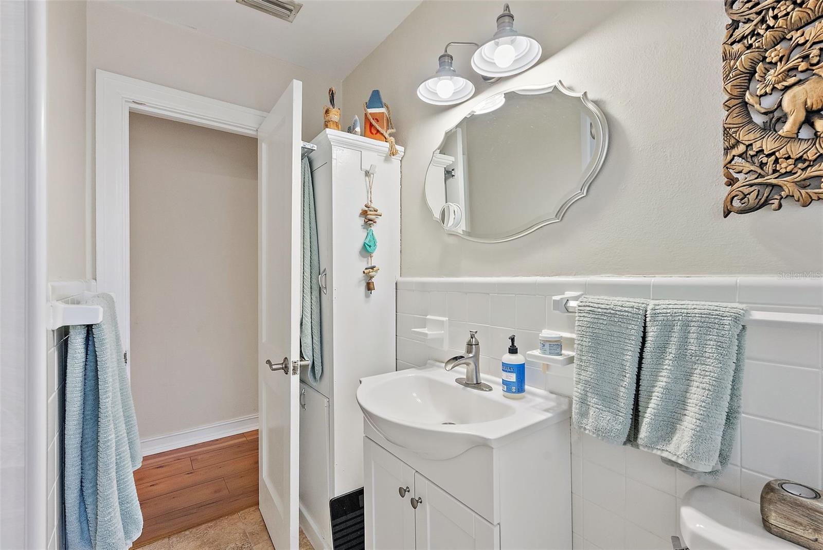 Image 11 of 24 For 918 27th Street N