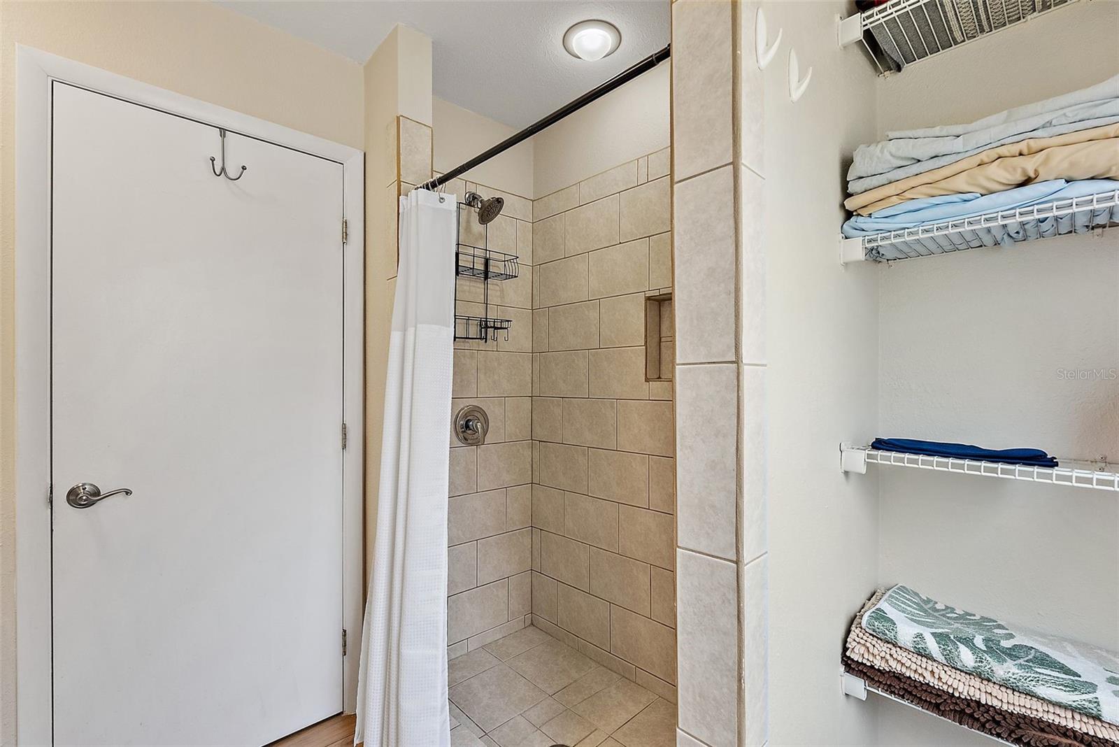 Image 16 of 24 For 918 27th Street N