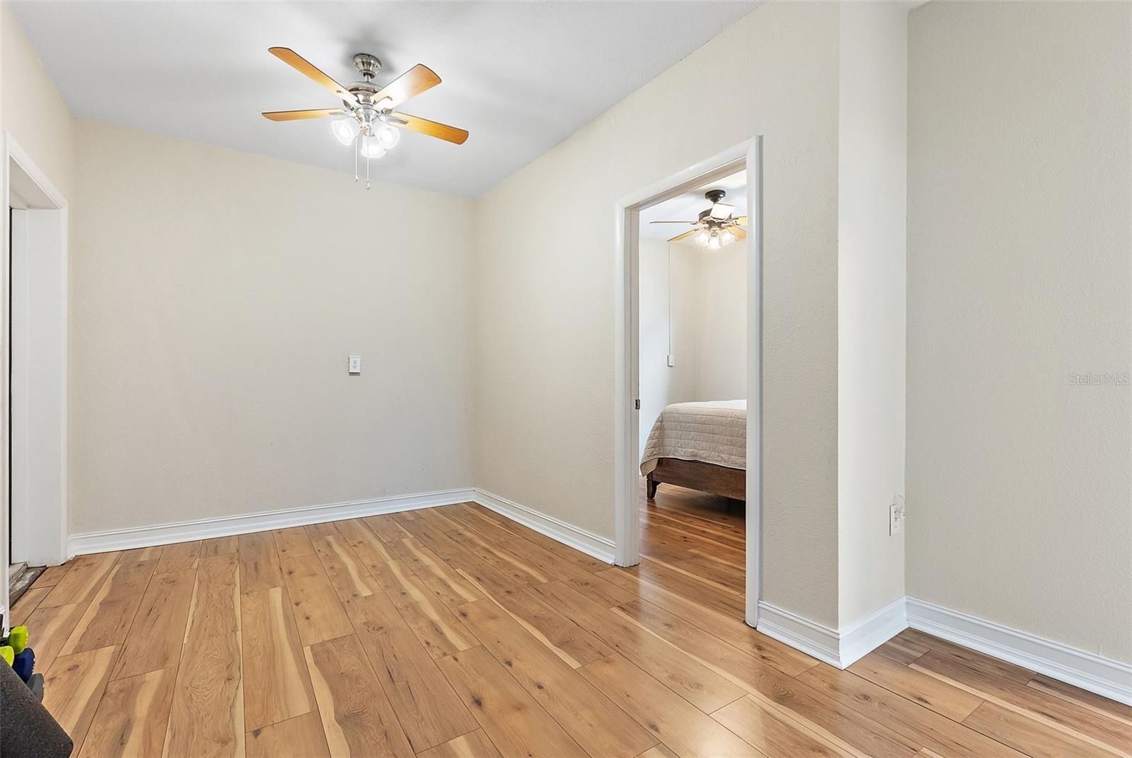 Image 21 of 24 For 918 27th Street N