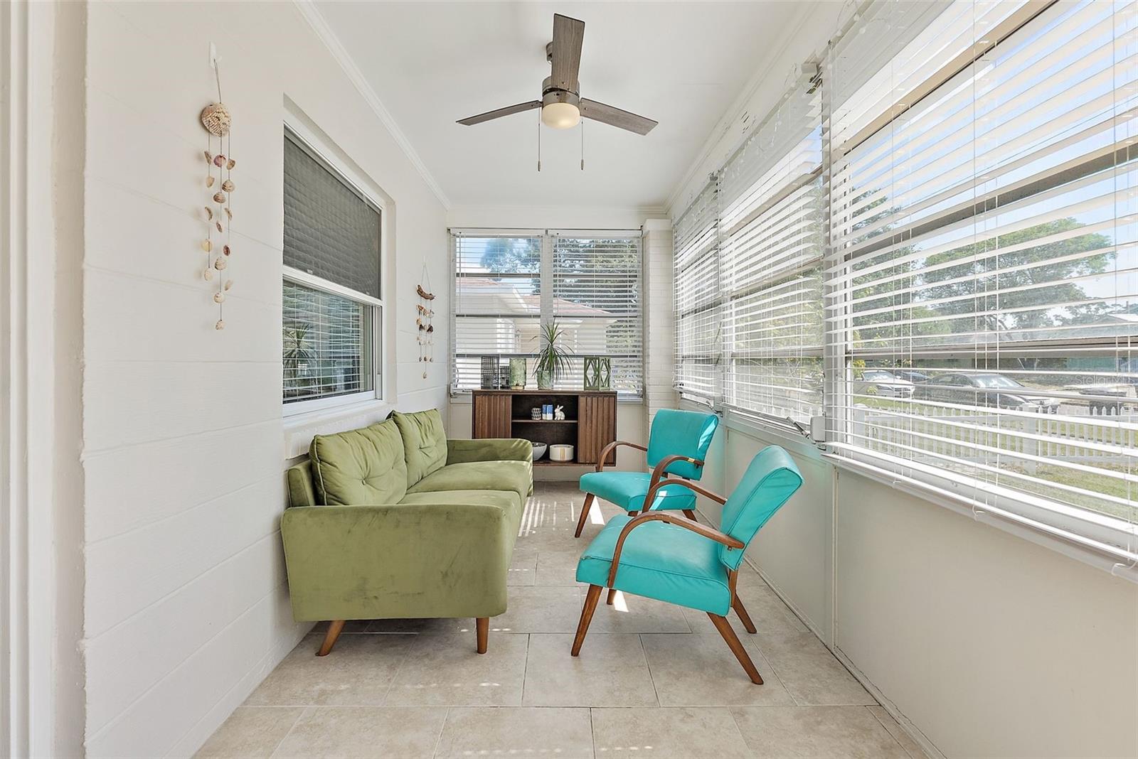 Image 4 of 24 For 918 27th Street N
