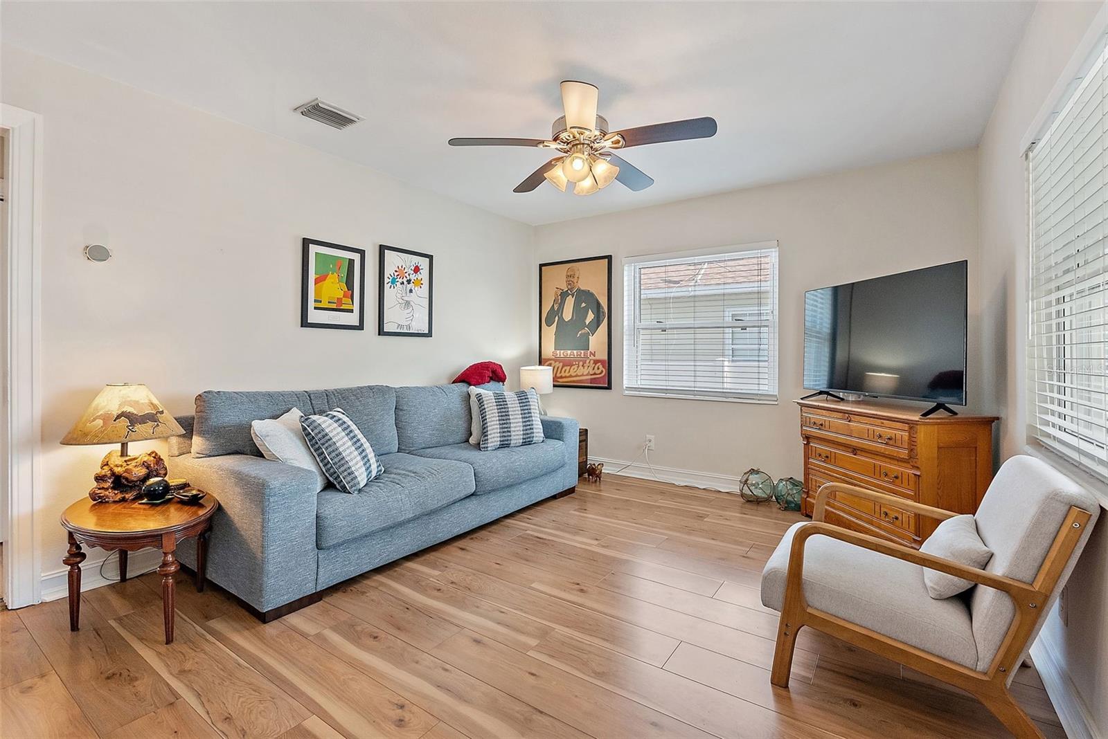 Image 5 of 24 For 918 27th Street N