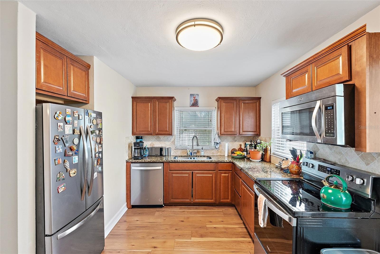 Image 7 of 24 For 918 27th Street N