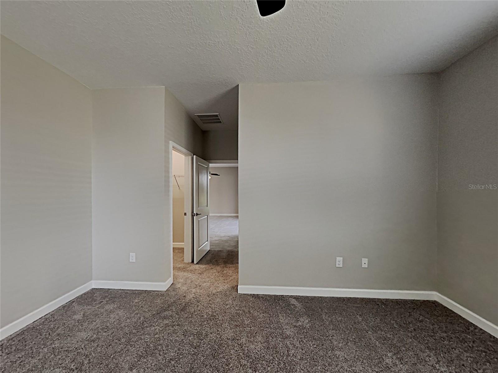 Image 18 of 24 For 4688 Cortland Drive