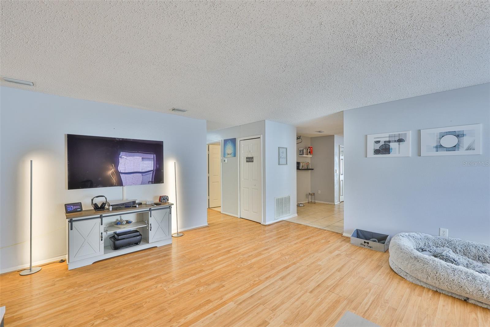 Image 9 of 45 For 13750 Fareham Road