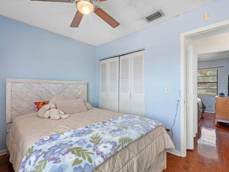 Image 14 of 50 For 4813 Glenaire Court