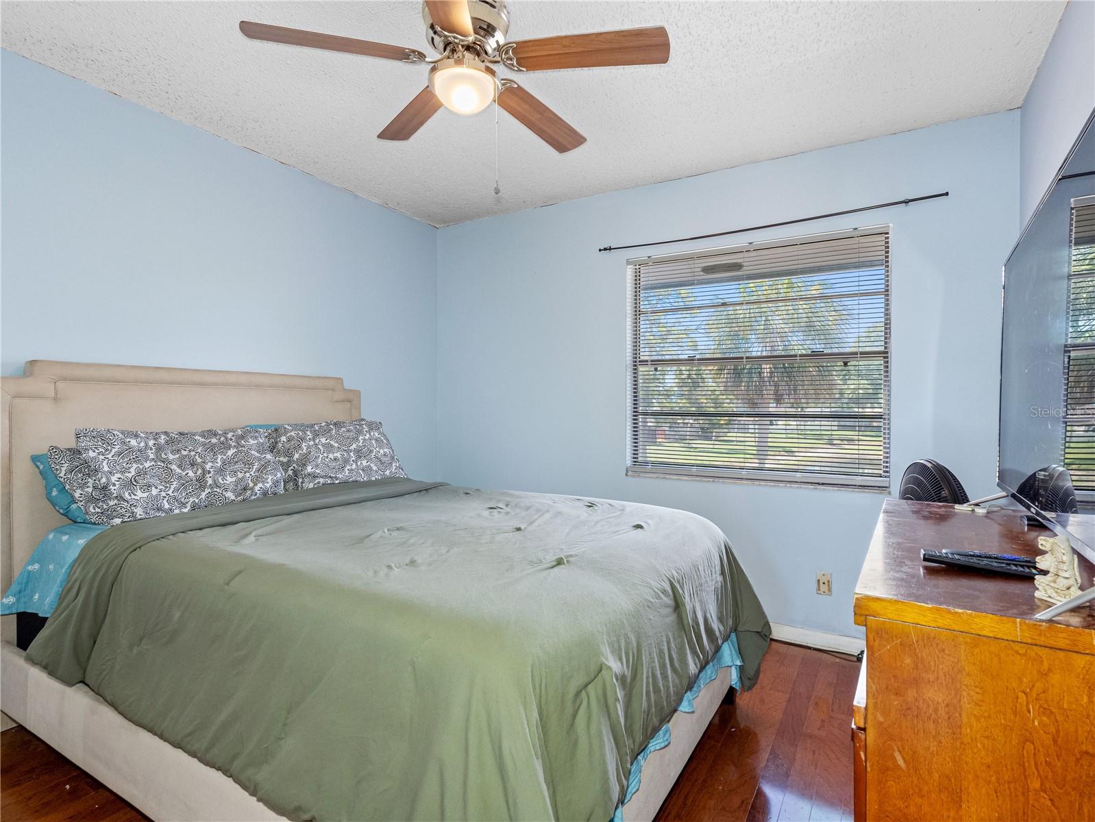 Image 16 of 50 For 4813 Glenaire Court