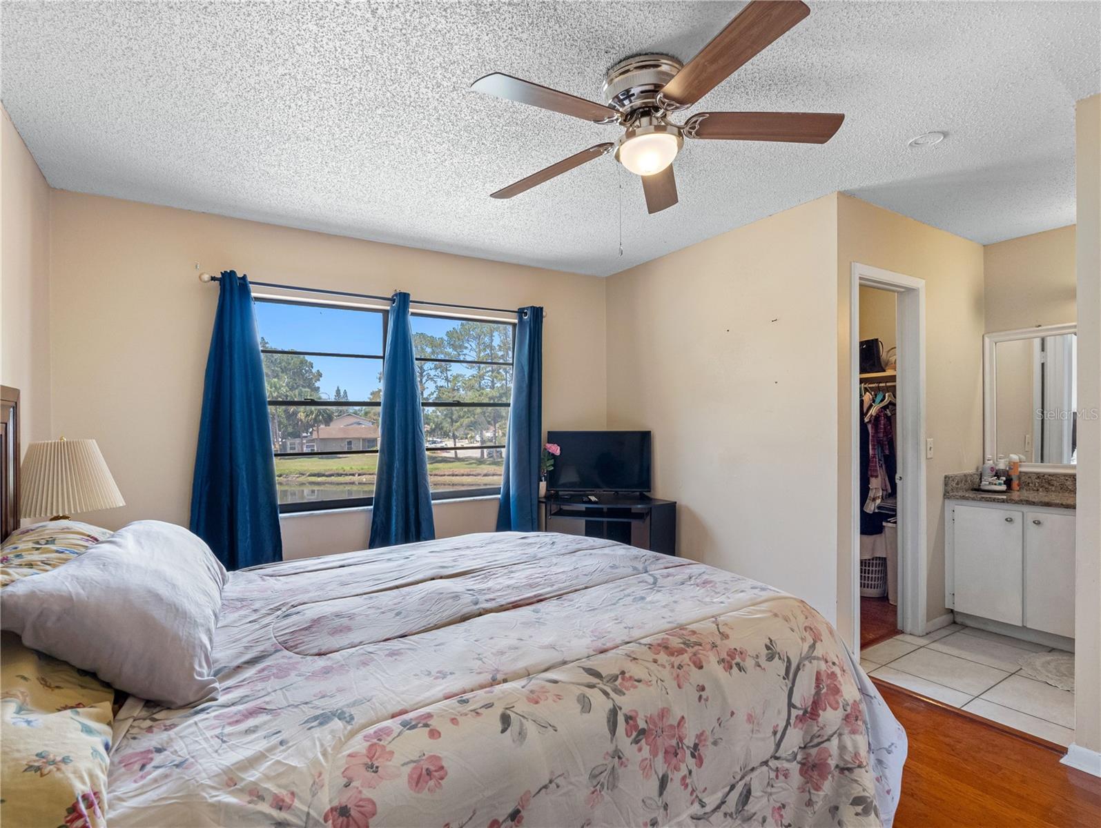 Image 19 of 50 For 4813 Glenaire Court